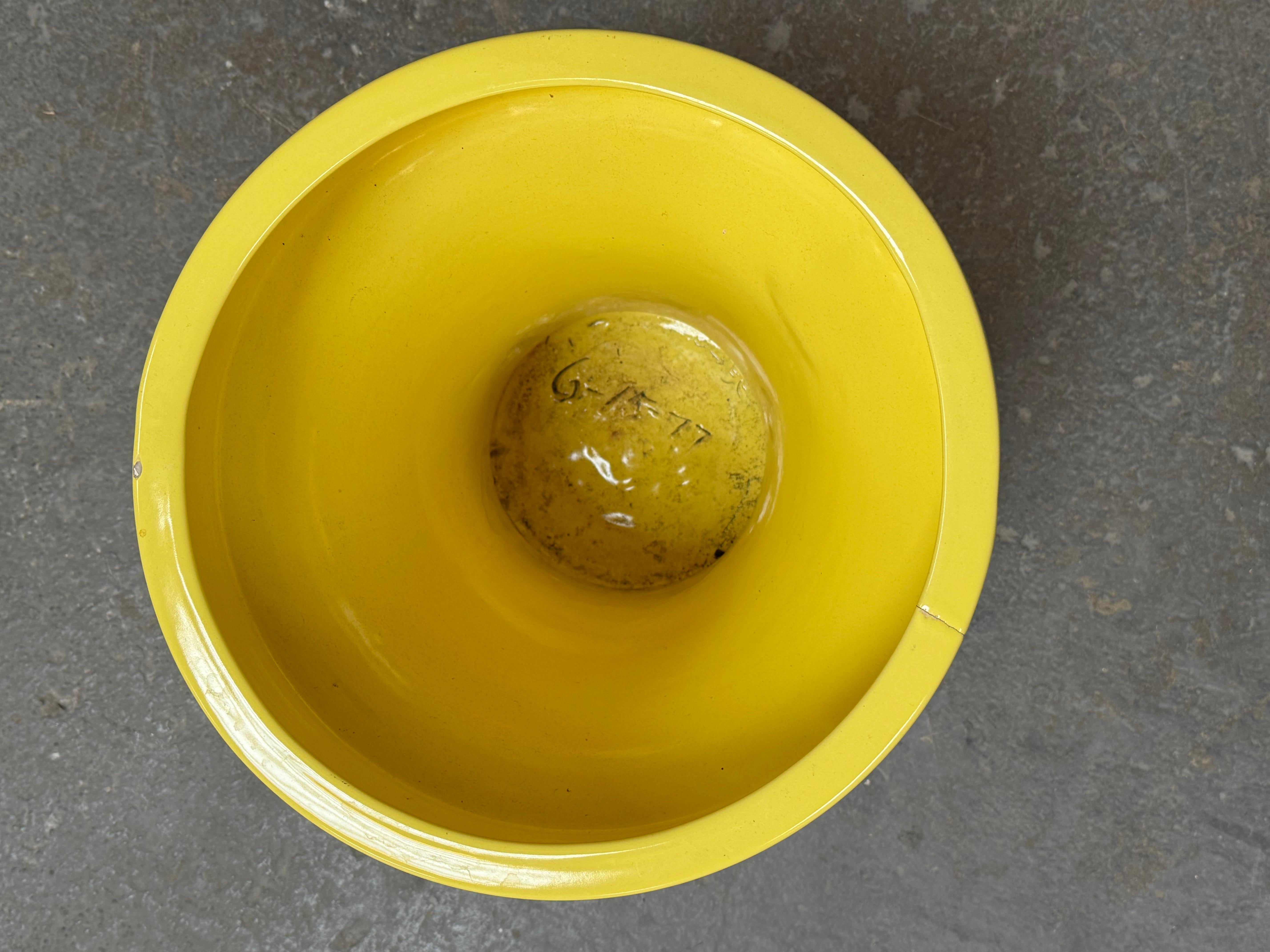 Jardinière jaune des années 70 Marilyn Kay Austin pour Architectural Pottery  Wabi-Sabi Bon état - En vente à Oakland, CA