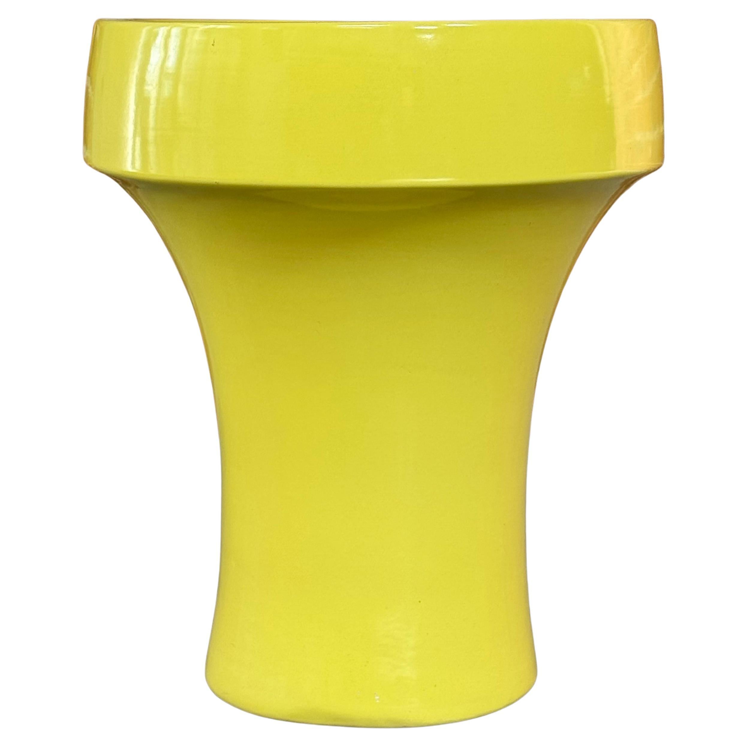 Jardinière jaune des années 70 Marilyn Kay Austin pour Architectural Pottery  Wabi-Sabi en vente