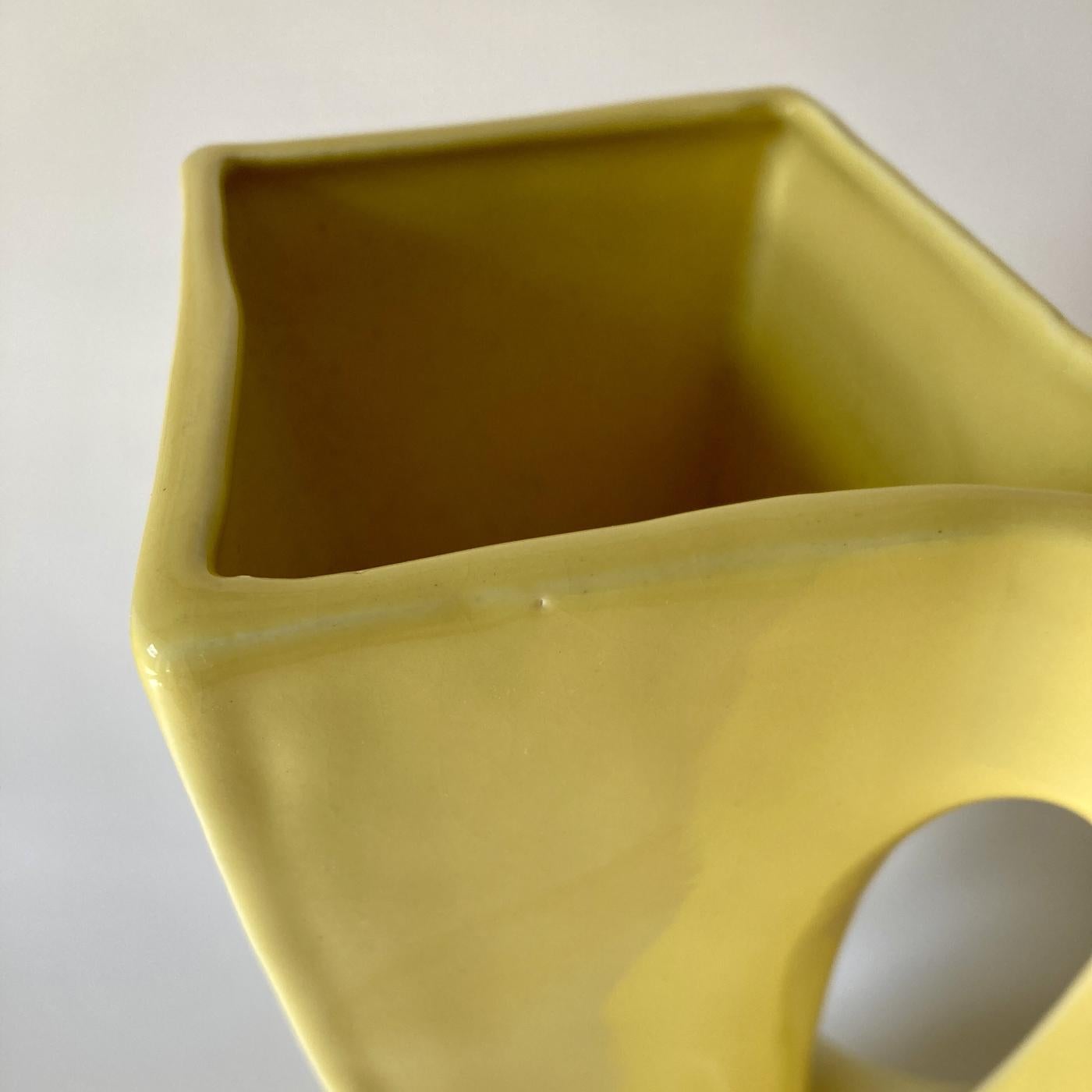 Vaso astratto giallo Midcentury in vendita 4