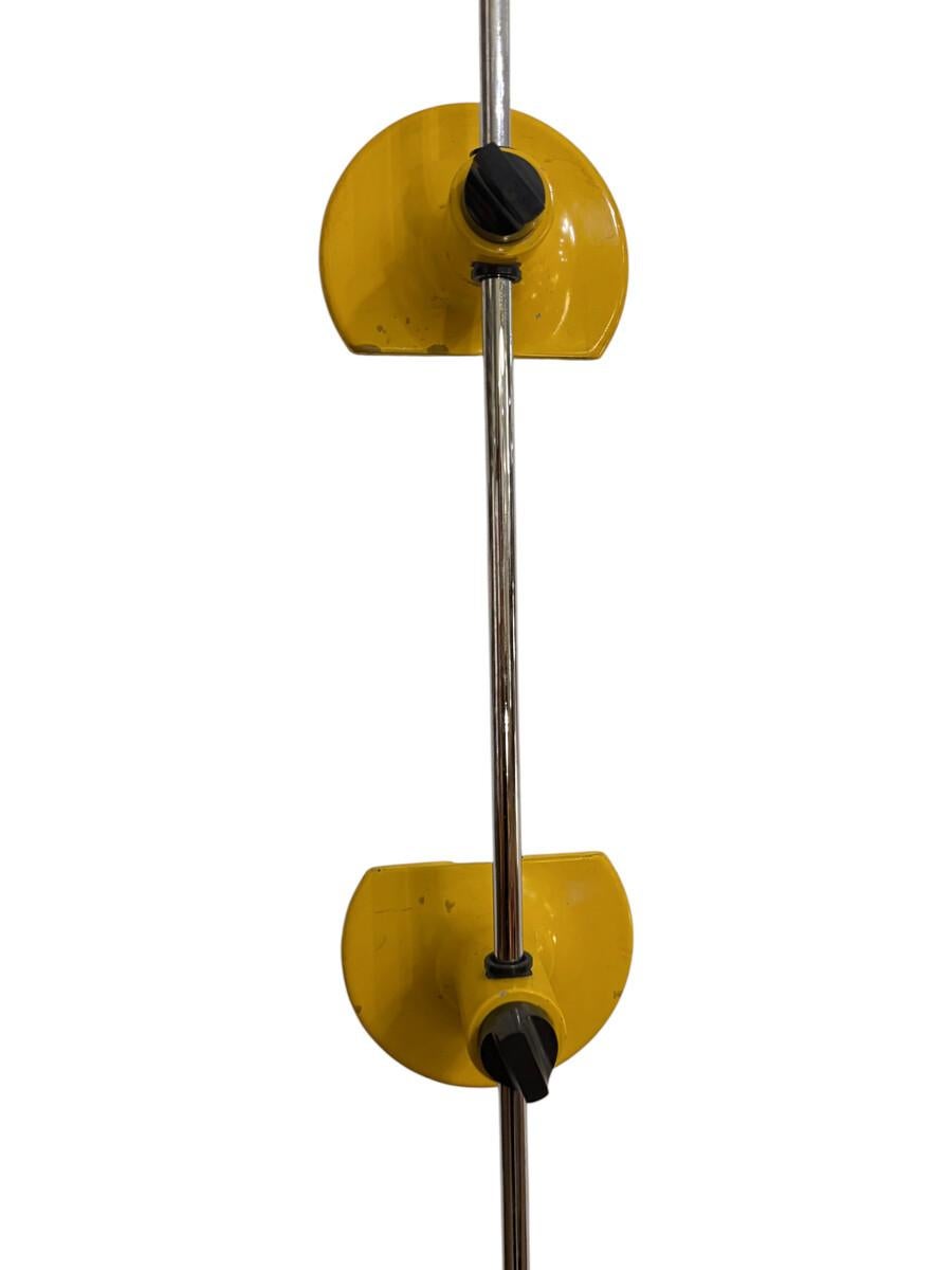 Mid-Century moderno Applique da parete gialla regolabile Coupé di Joe Colombo, anni '70 in vendita