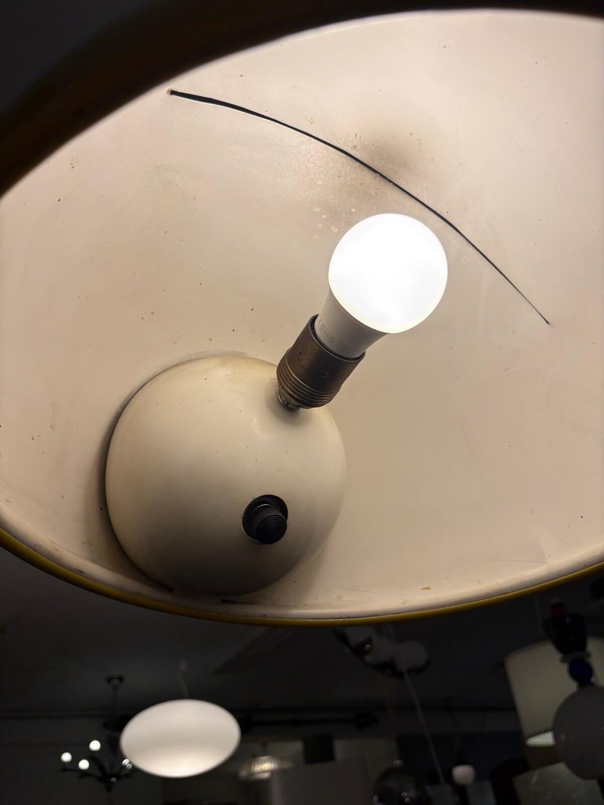 Laccato Applique da parete gialla regolabile Coupé di Joe Colombo, anni '70 in vendita