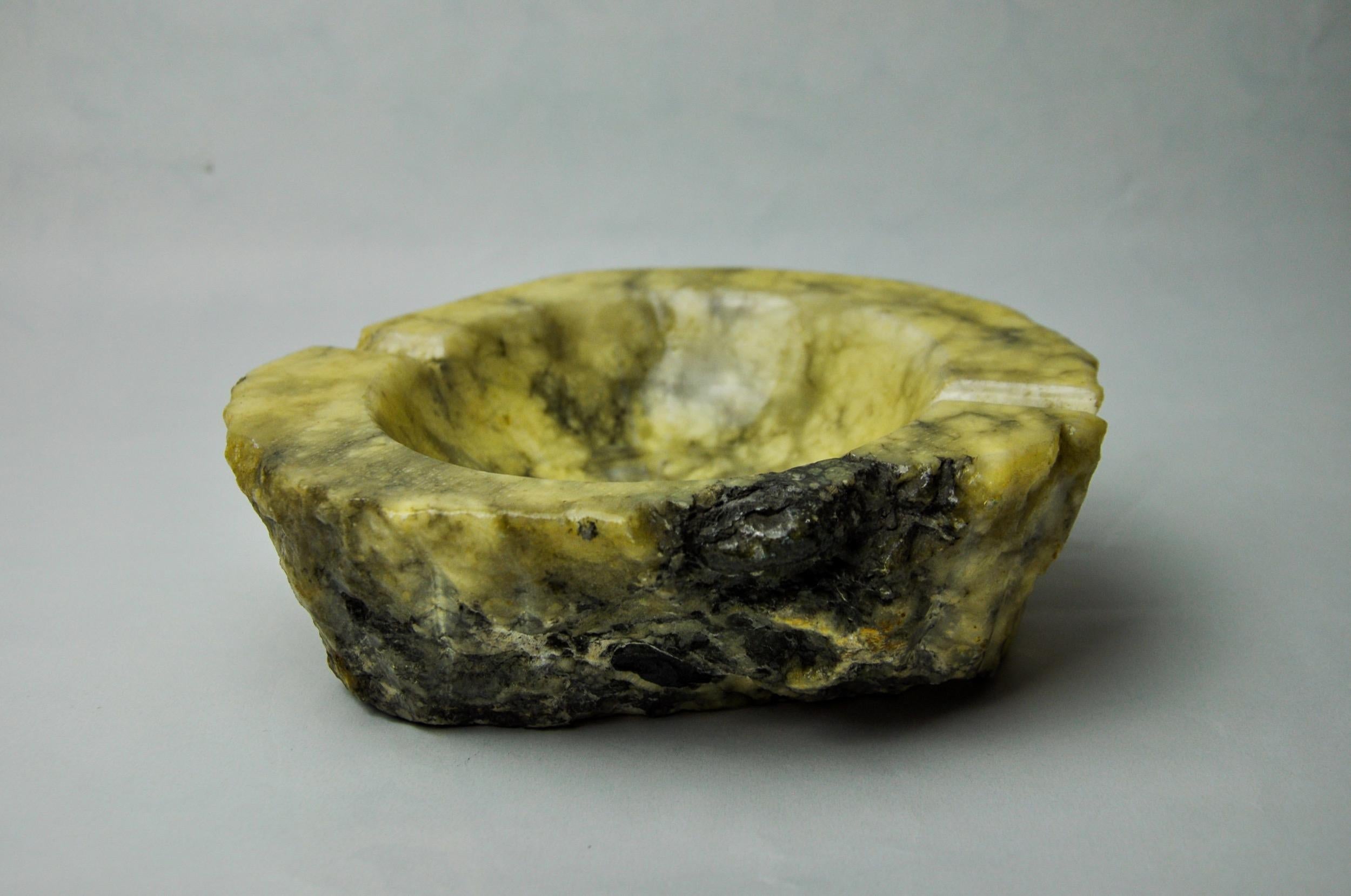 Hollywood Regency Yellow alabaster ashtray by Romano Bianchi, Italy, 1970 For Sale