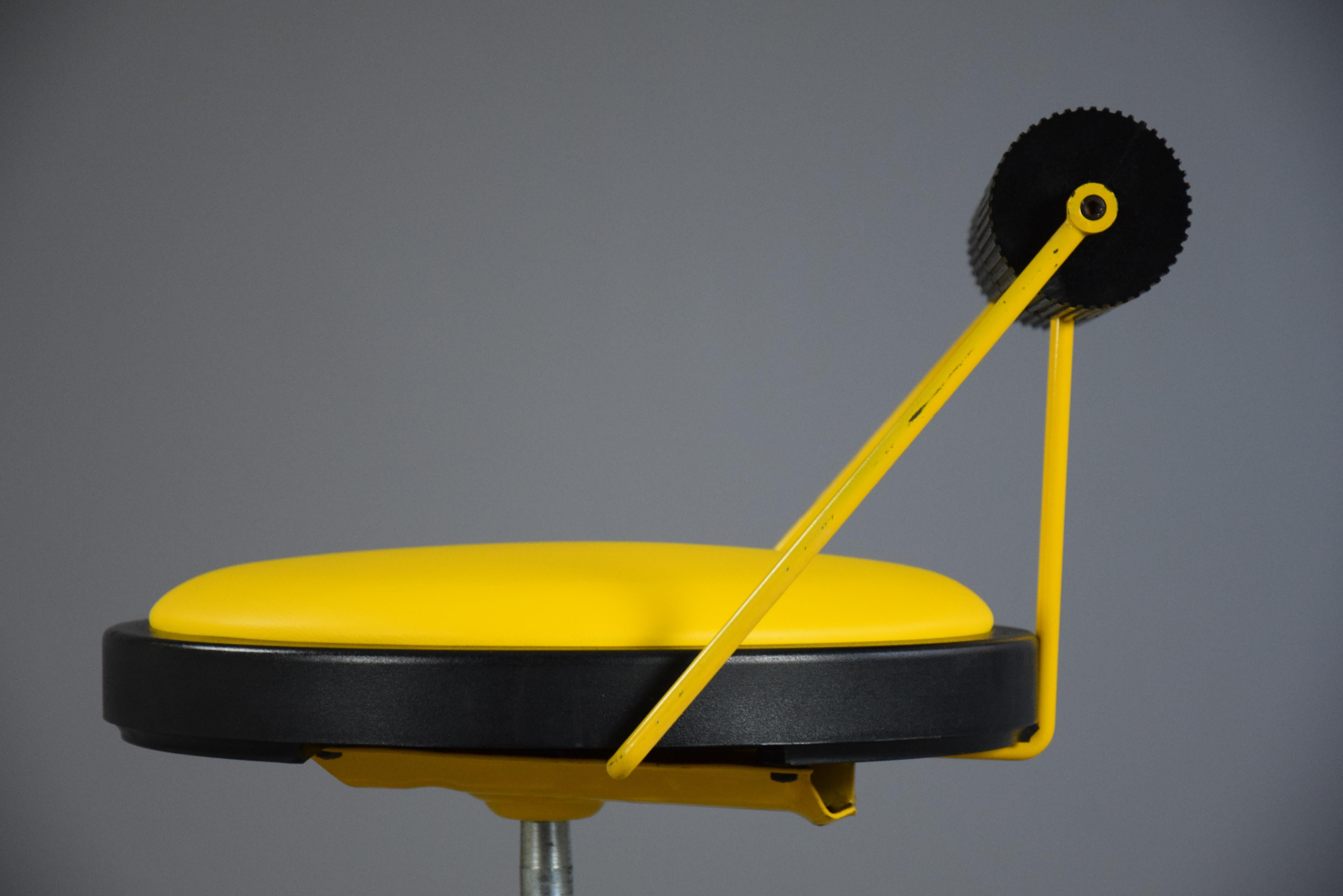 Adjustable yellow and black post-modern adjustable office chair produced by Bieffeplast Italy in 1980. The chair is in great condition as can be seen in the images.
Measurements : Seating height high 22.83