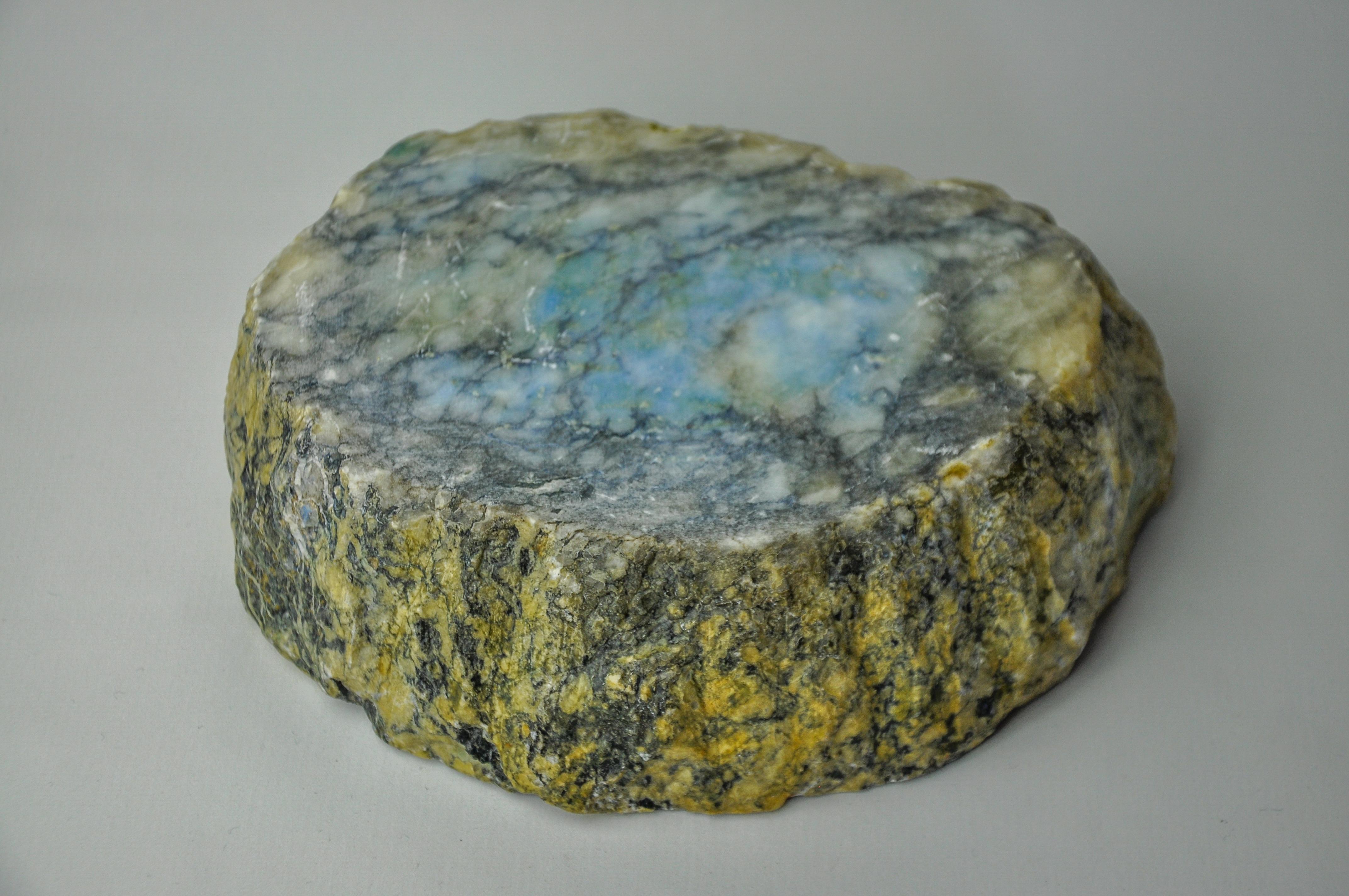 Alabaster Yellow and blue alabaster ashtray by Romano Bianchi, Italy, 1970