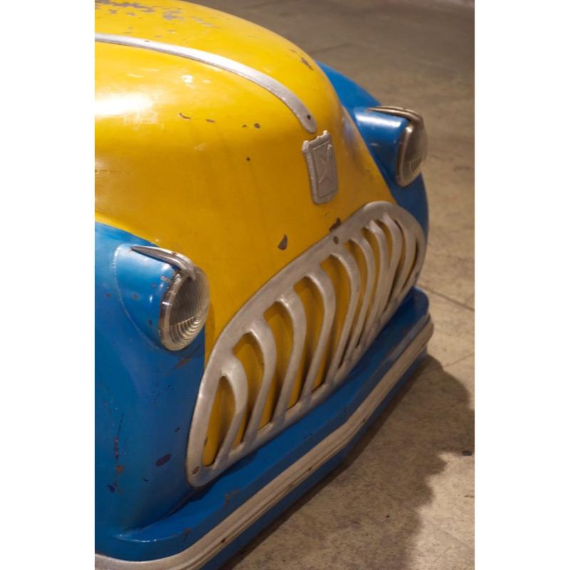 Gelber und blauer Karussellwagen, 1952 im Angebot 5