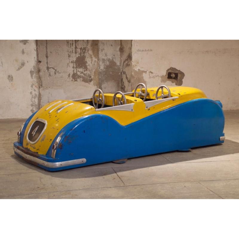 Gelber und blauer Karussellwagen, 1952 im Angebot 6