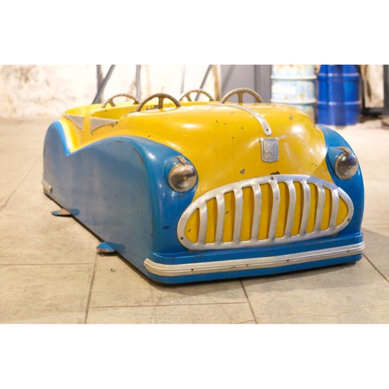 Gelber und blauer Karussellwagen, 1952 im Zustand „Gut“ im Angebot in Andrézieux-Bouthéon, FR