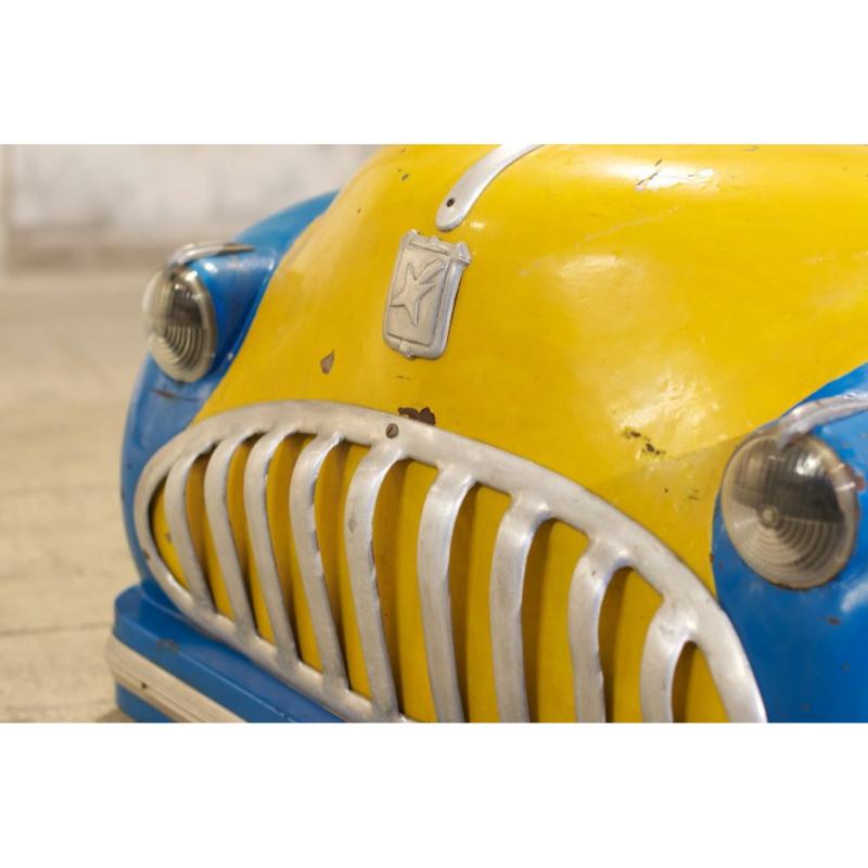 Gelber und blauer Karussellwagen, 1952 (20. Jahrhundert) im Angebot