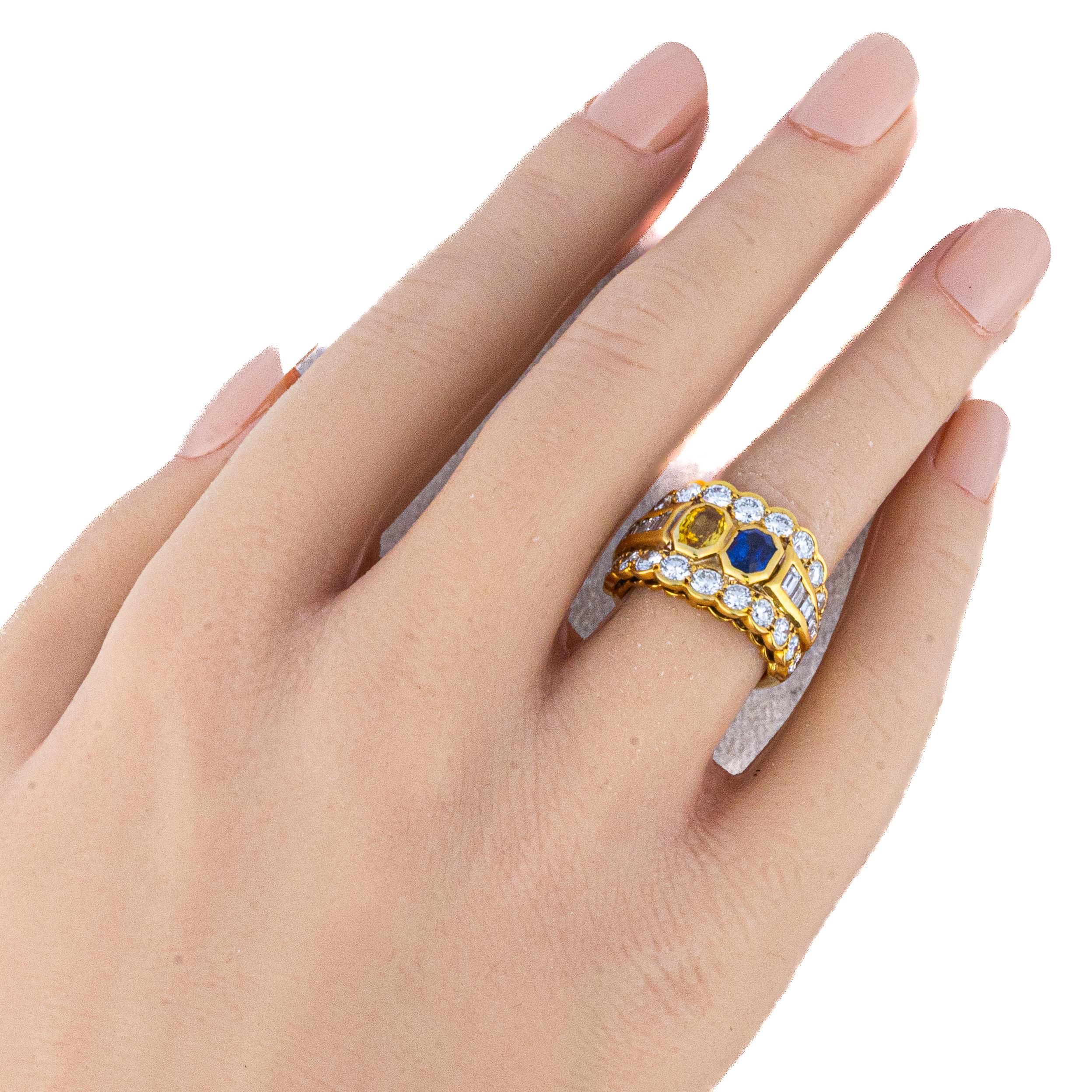 Anillo de tres filas de diamantes con zafiro amarillo y azul Retro en venta