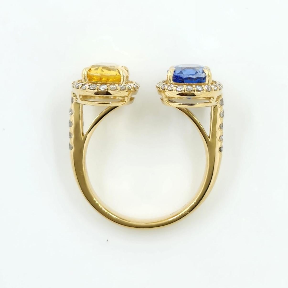 Women's Yellow and Blue Sapphire Toi Et Moi Ring in 18 Karat Yellow Gold For Sale