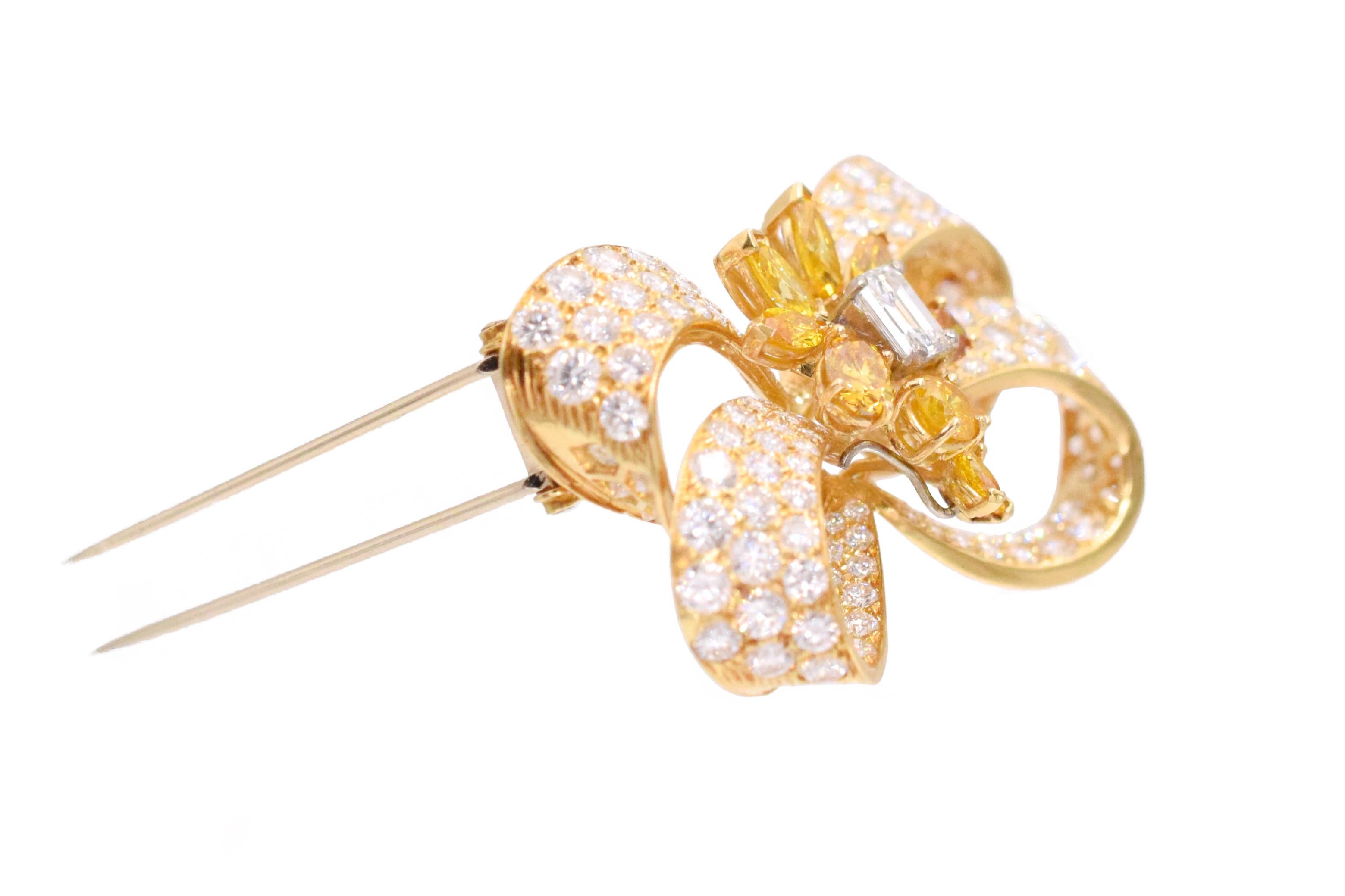 Round Cut NALLY Yellow and Colorless Diamond Bow Brooch For Sale