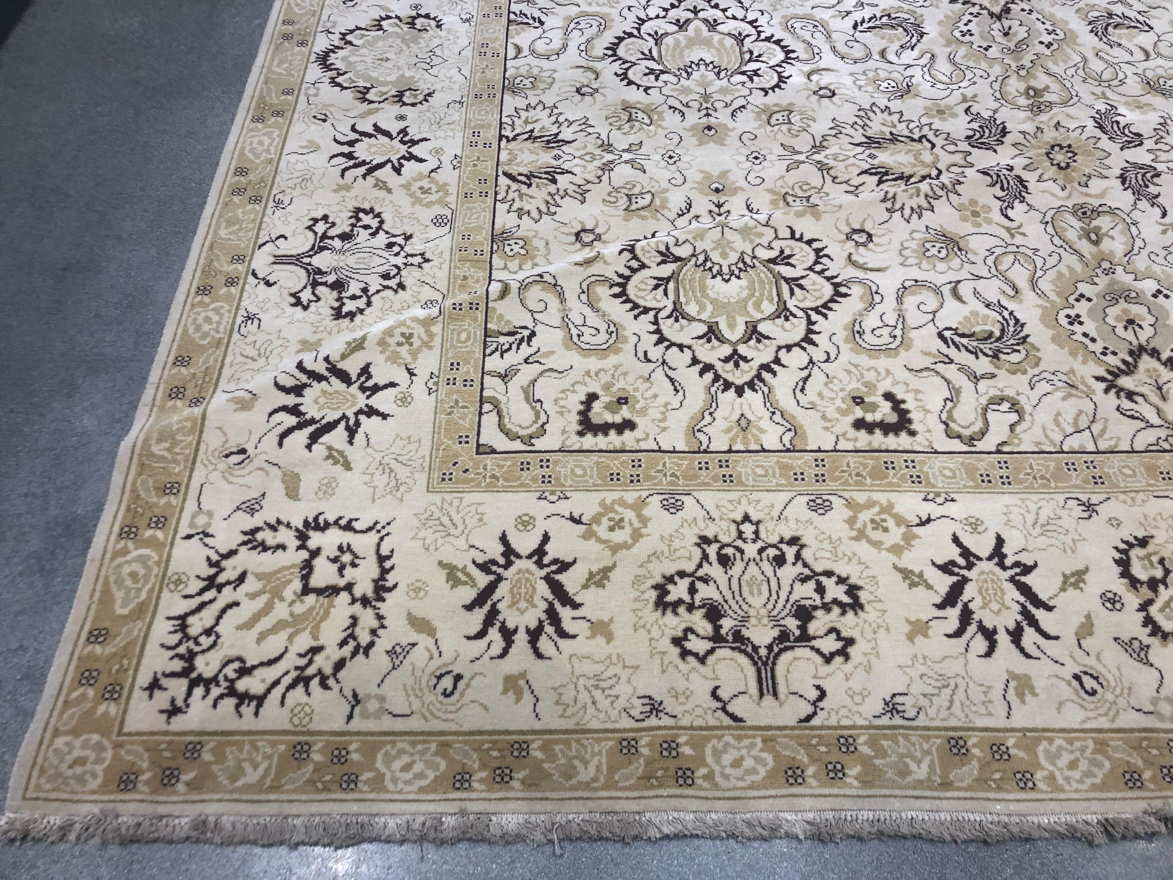 Yellow and Gold Floral Rug In New Condition For Sale In Los Angeles, CA