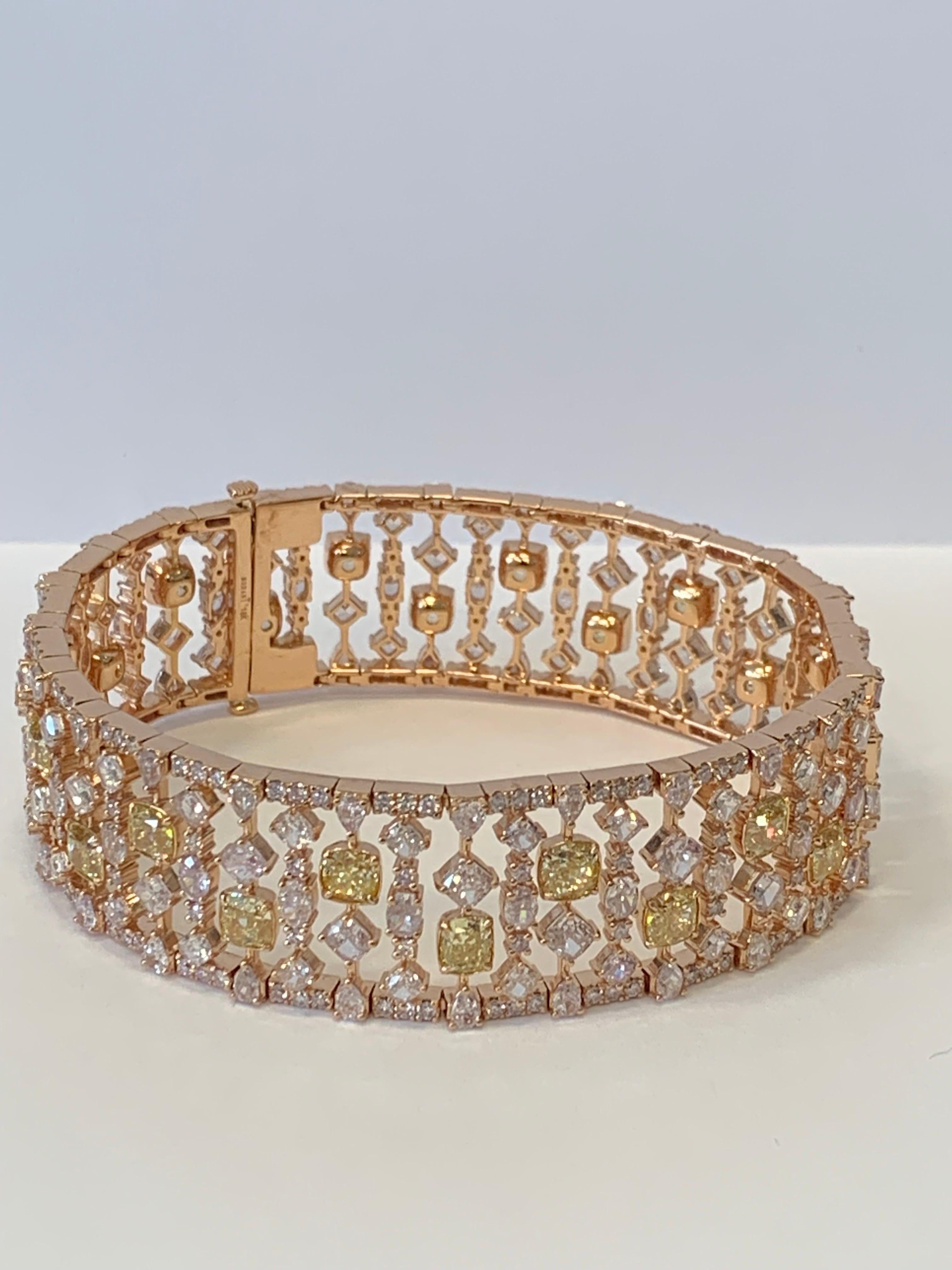 Yellow and Light Diamond Bracelet Set in 18K Rose Gold In New Condition In Trumbull, CT