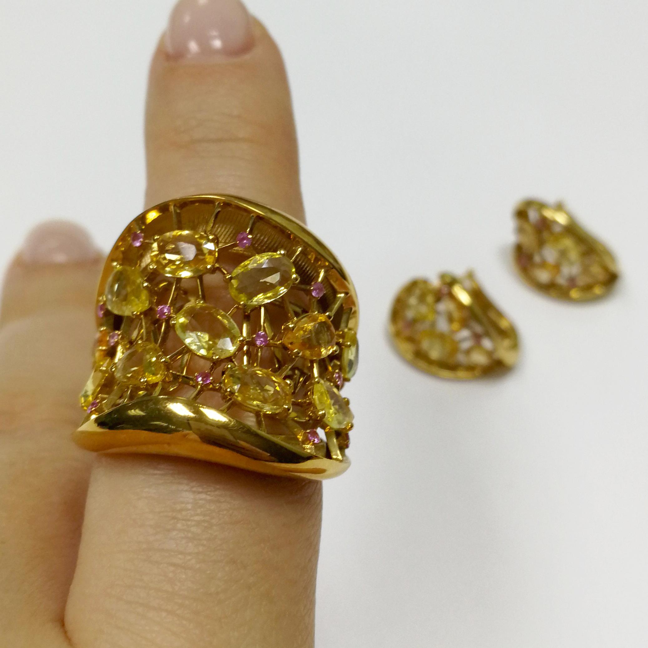 Yellow and Pink Sapphires 18 Karat Yellow Gold Splash Ring For Sale 4