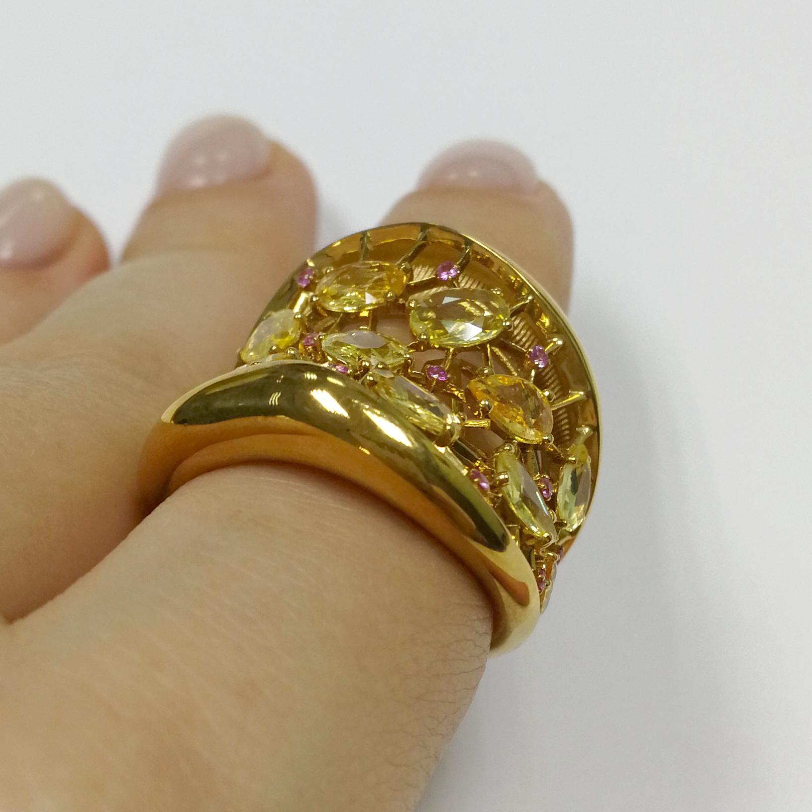 Yellow and Pink Sapphires 18 Karat Yellow Gold Splash Ring For Sale 3