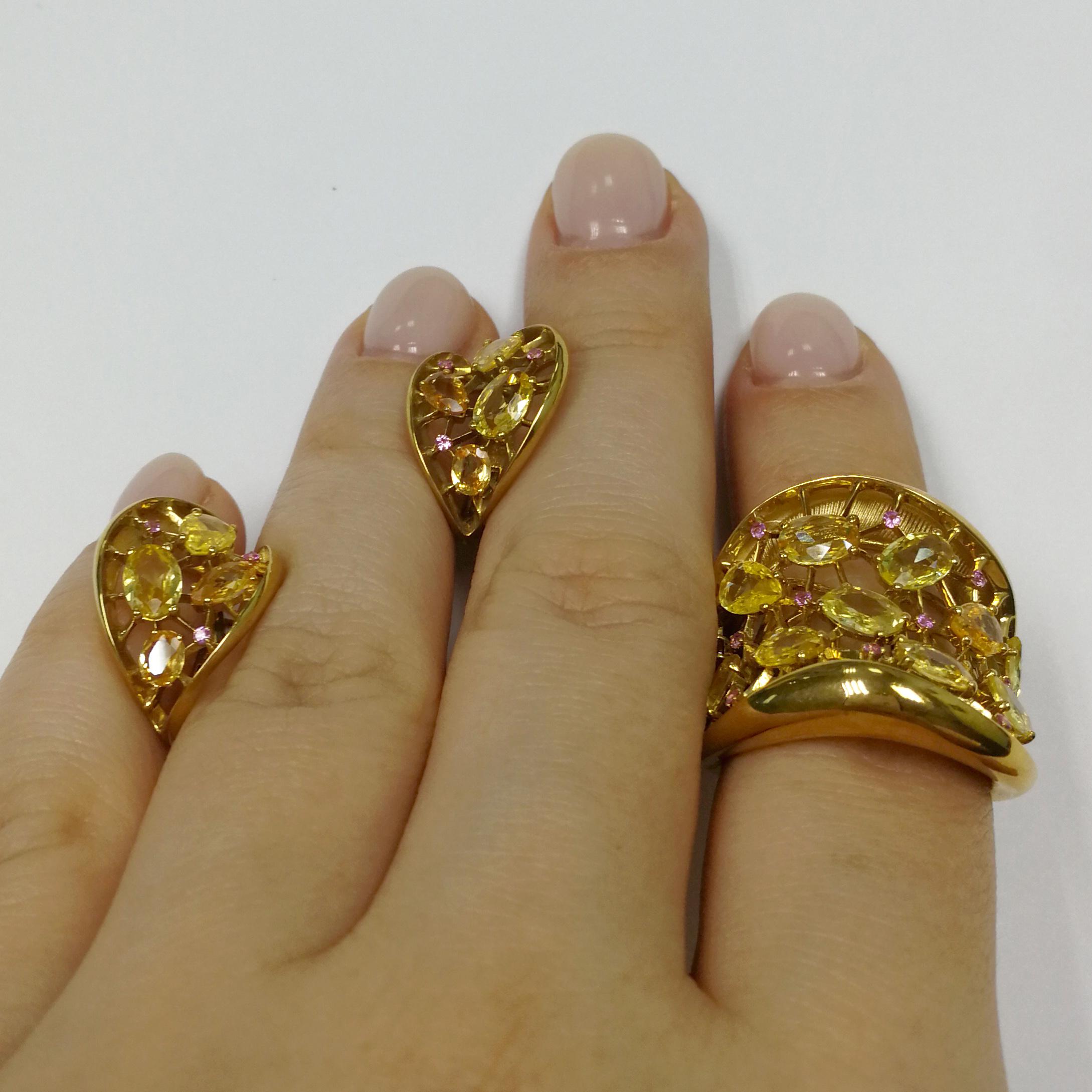 Contemporary Yellow and Pink Sapphires 18 Karat Yellow Gold Splash Suite For Sale