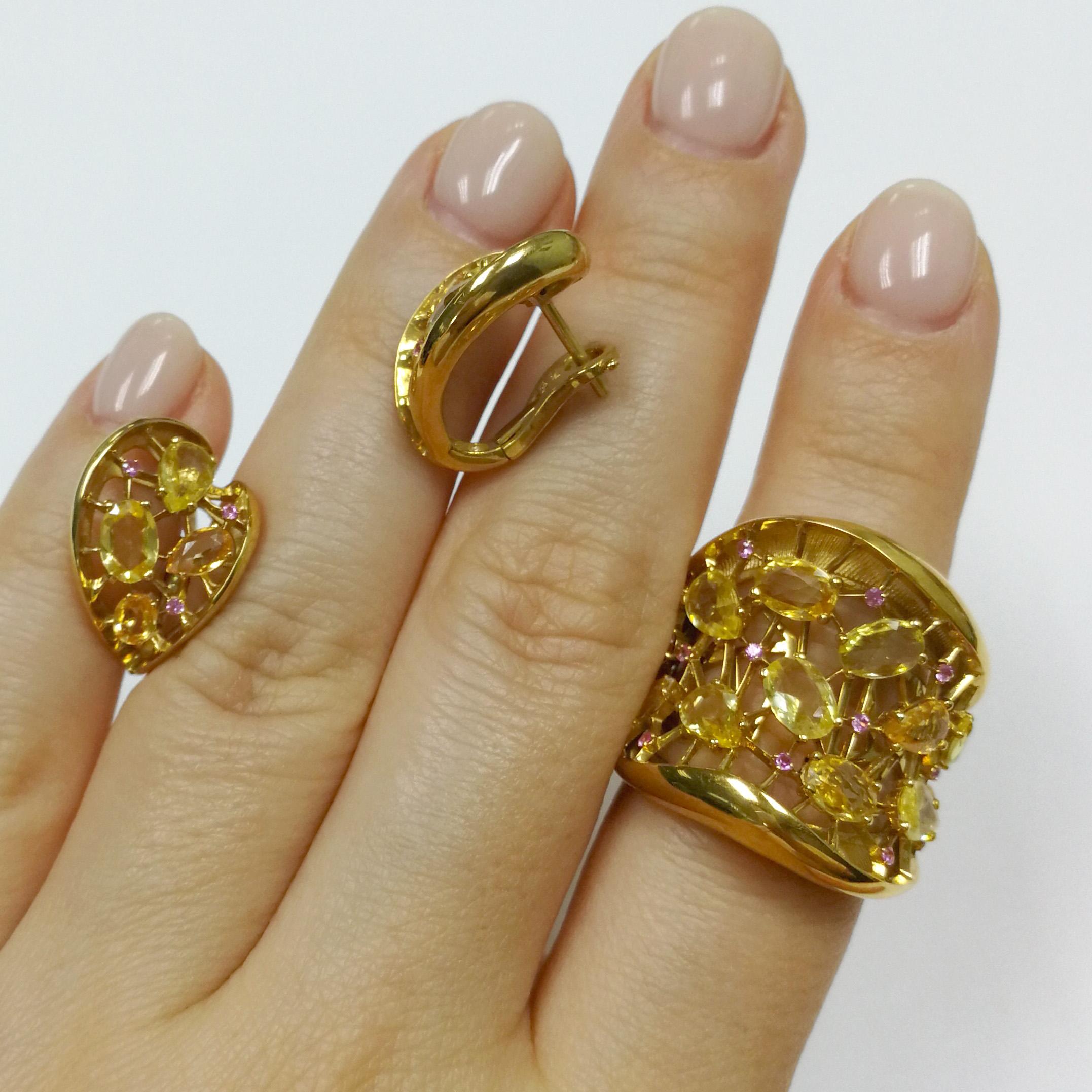 Yellow and Pink Sapphires 18 Karat Yellow Gold Splash Suite In Excellent Condition For Sale In Bangkok, TH
