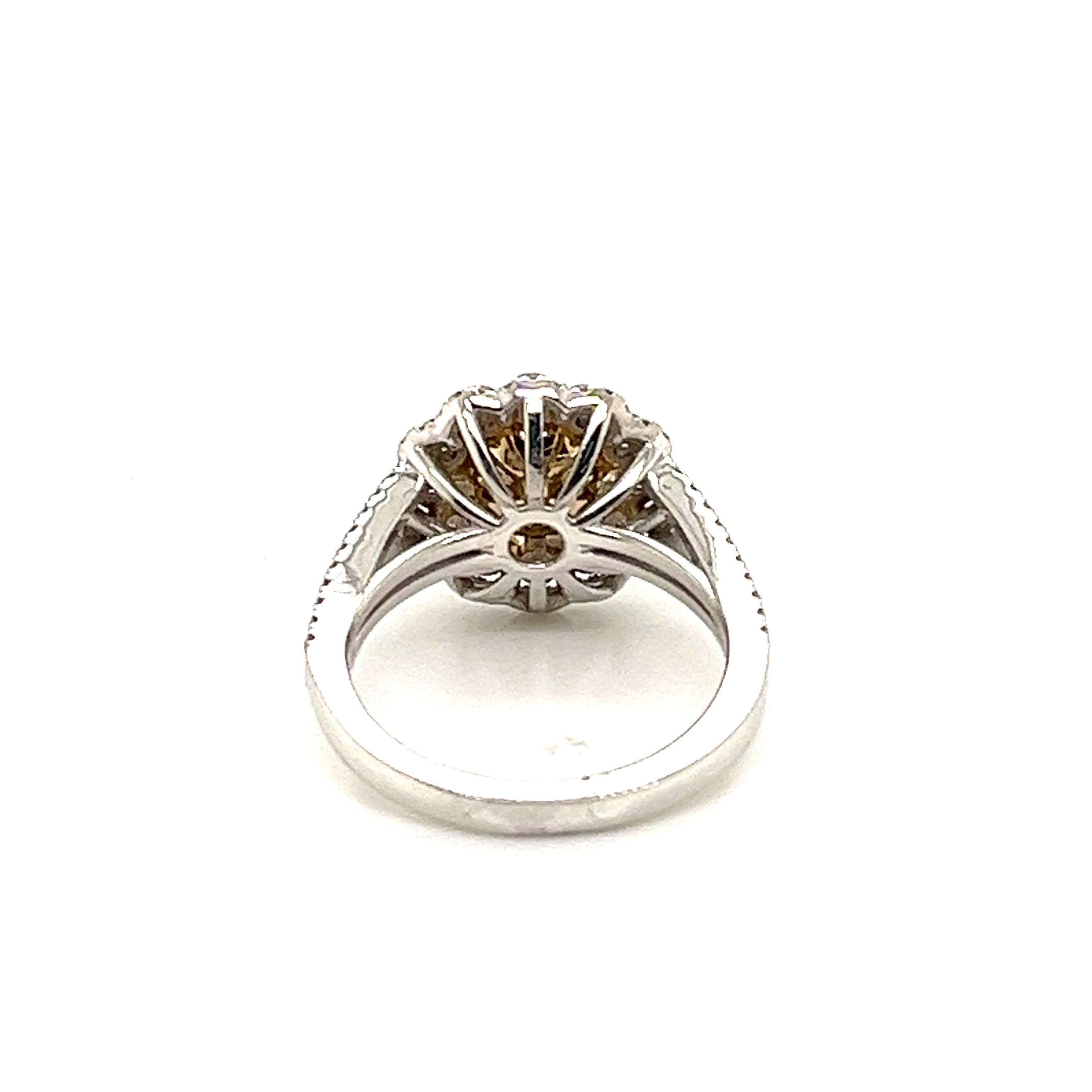 Gelber & Weißer Diamant-Ohrring und Ring Suite 6,55 Karat 18 Karat Gold  im Zustand „Neu“ in New York, NY