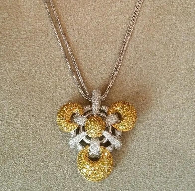 Yellow and White Diamond Pave Pendant Necklace in 18k Gold In Excellent Condition For Sale In La Jolla, CA