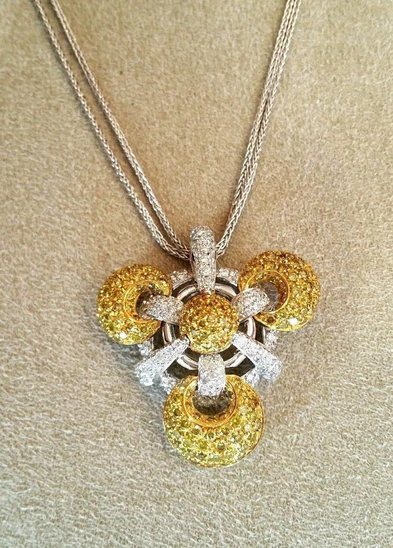 Yellow and White Diamond Pave Pendant Necklace in 18k Gold For Sale 1