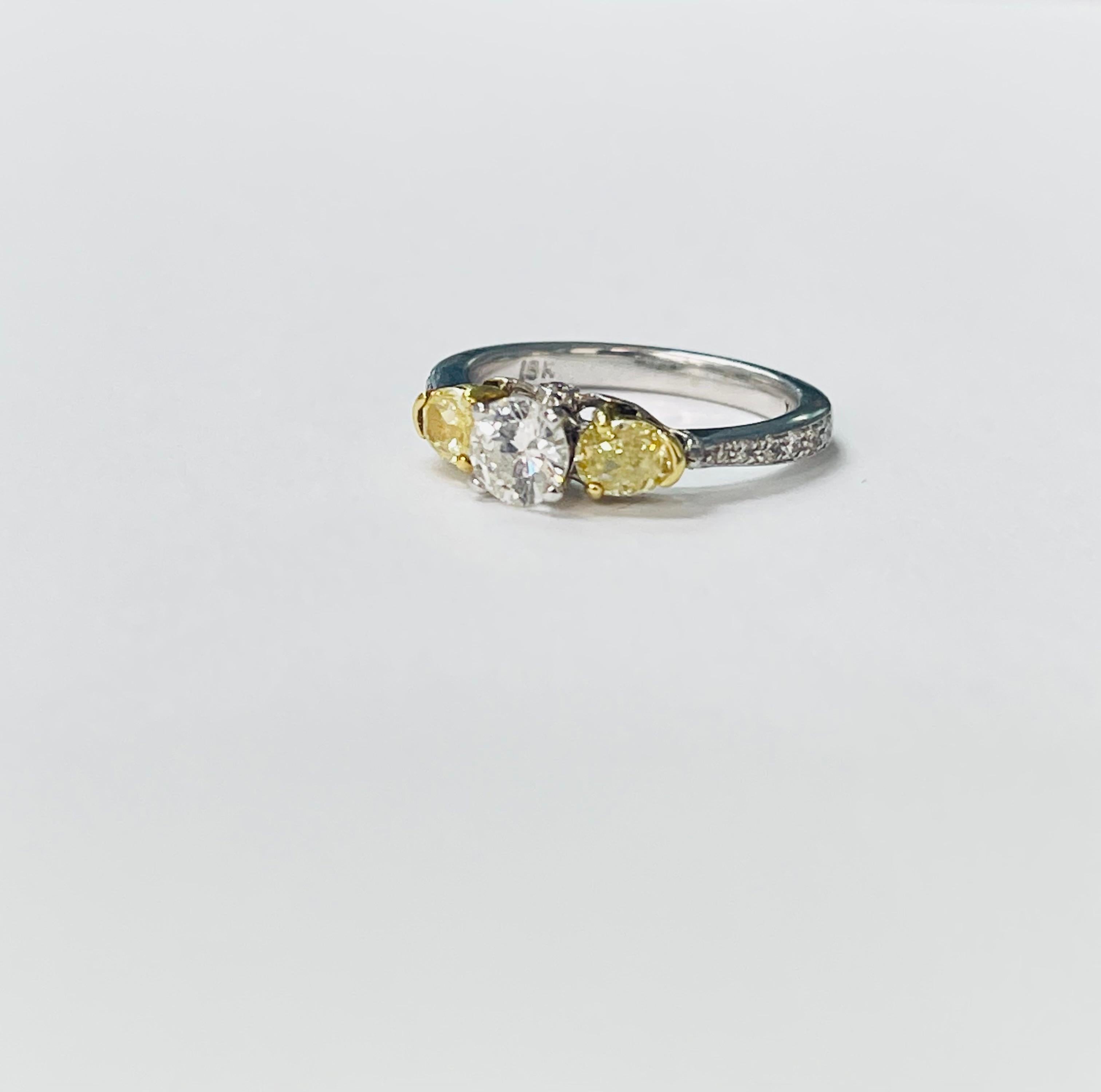 Contemporary Yellow and White Diamond Three Stone Ring in 18k Gold For Sale