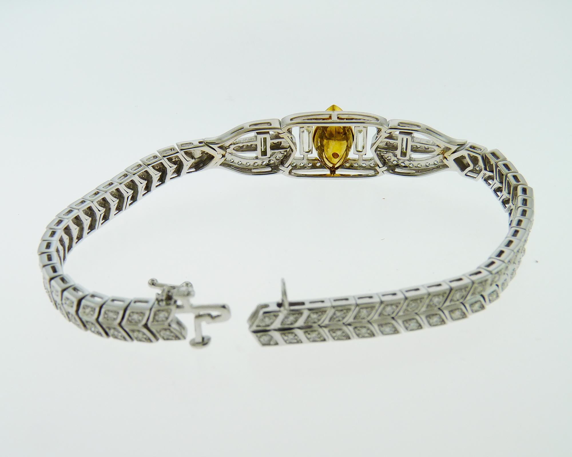 Women's Yellow and White Diamonds 18 Karat White Gold Bracelet