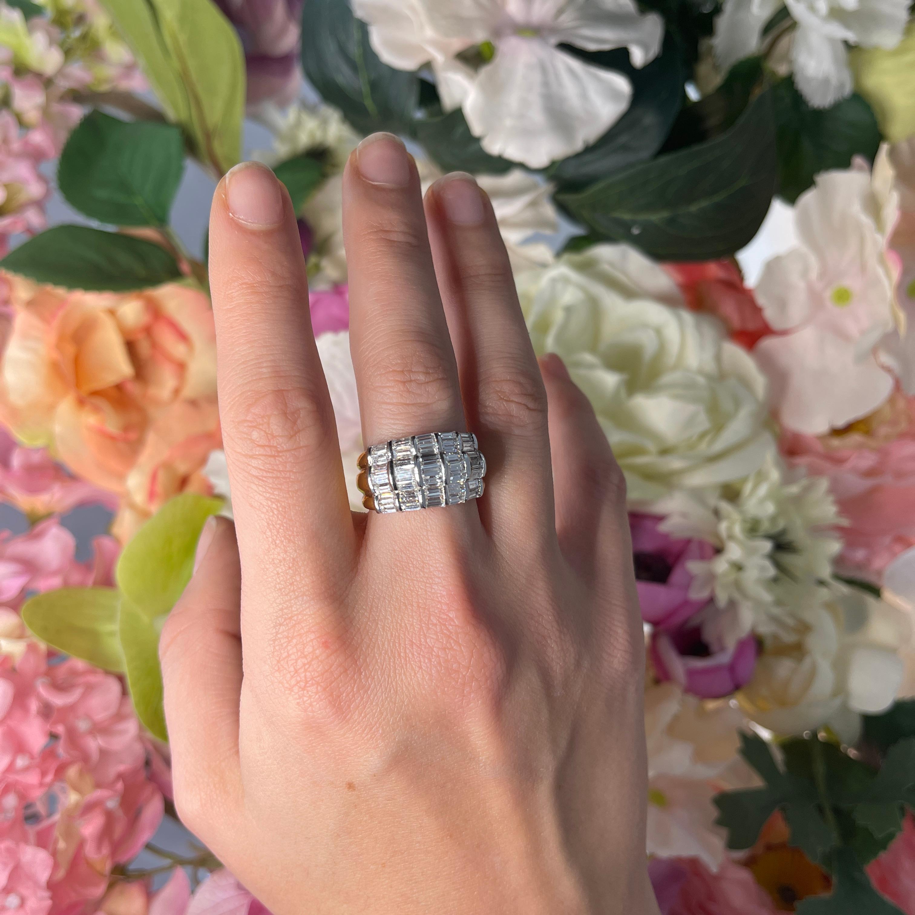 Gelb- und Weißgoldband Vintage-Ring mit Baguette-Diamanten 2,68 Karat für Damen oder Herren im Angebot