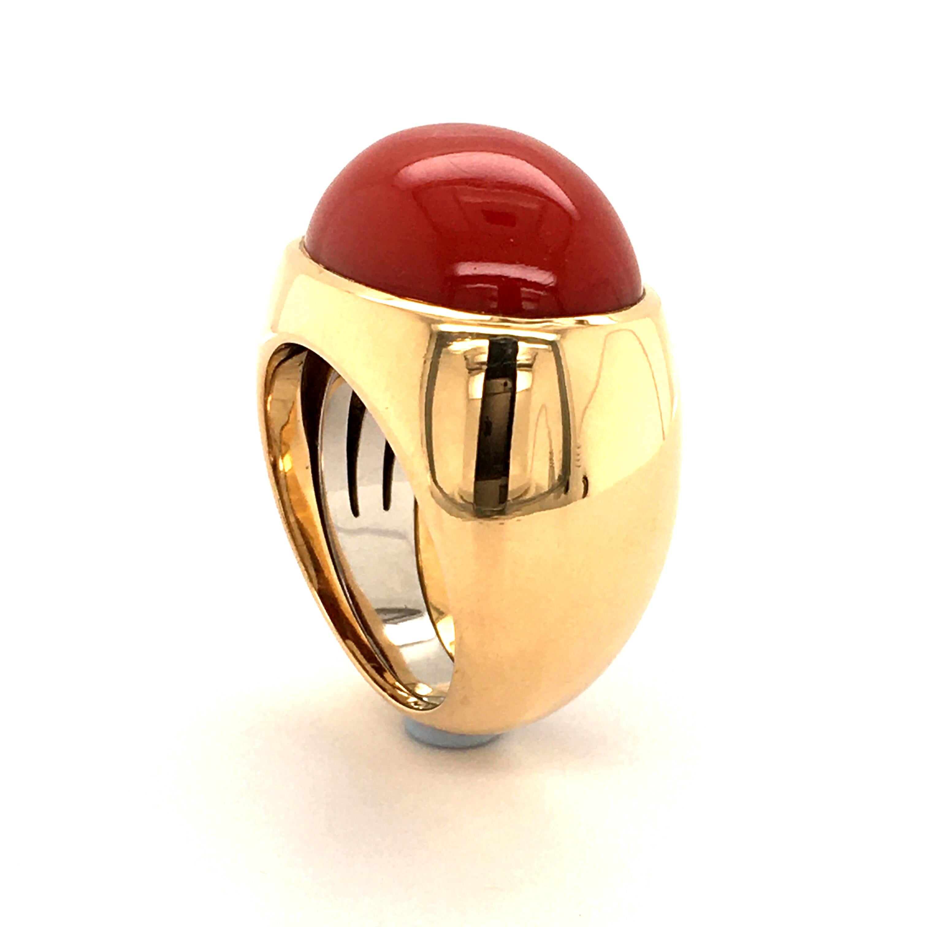 Elegant ring created by Swiss Jeweller Péclard in yellow and white gold 750 and set with 1 oval cabochon cut red coral.

Coral Measurements:  mm

Please, ask for additional pictures if you are interested in this item.

Weight: 30.64 grams
Ring Size: