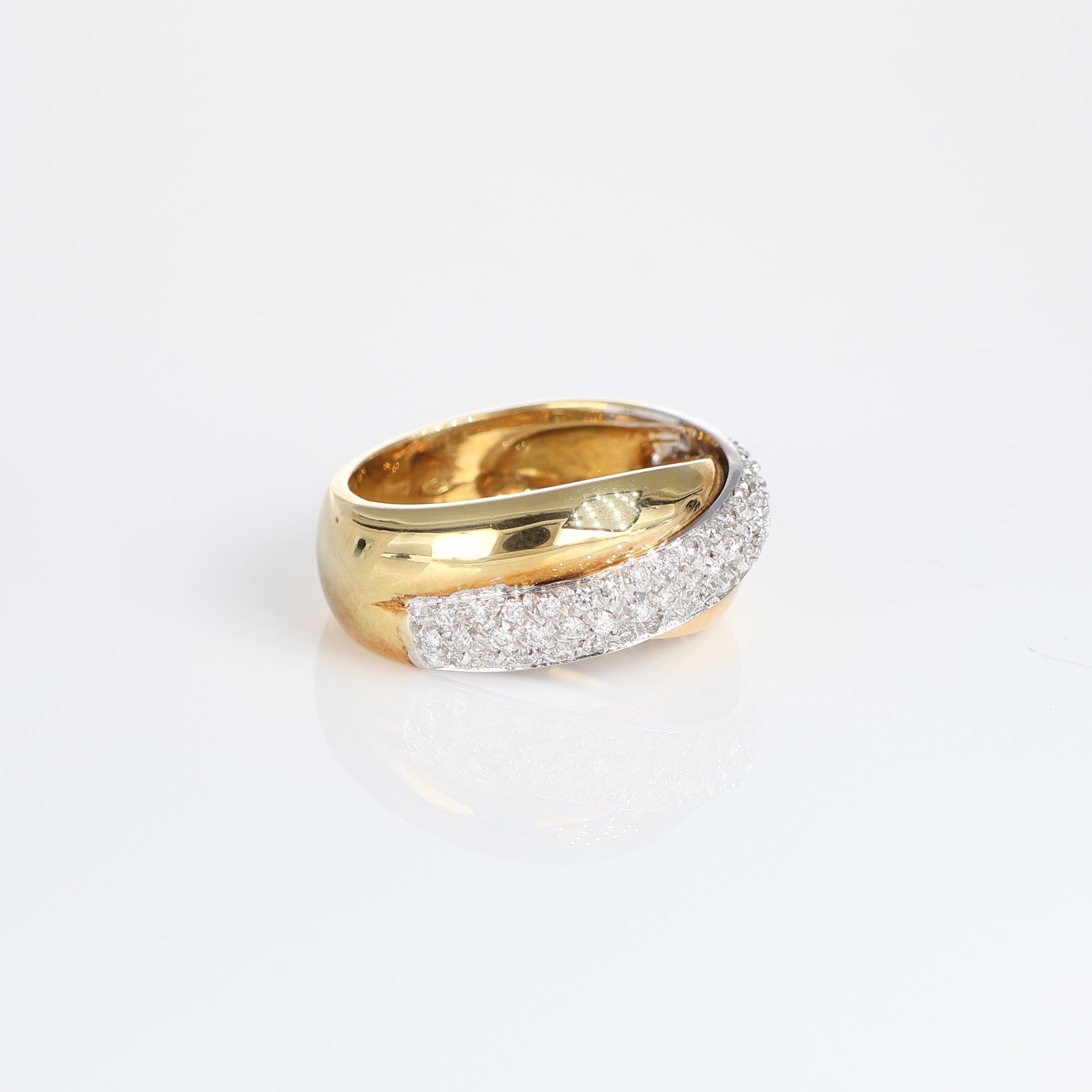 Yellow and White Gold Crossover Band Ring with Diamond Pavé, 0.40 Carats In New Condition For Sale In Bergamo, BG