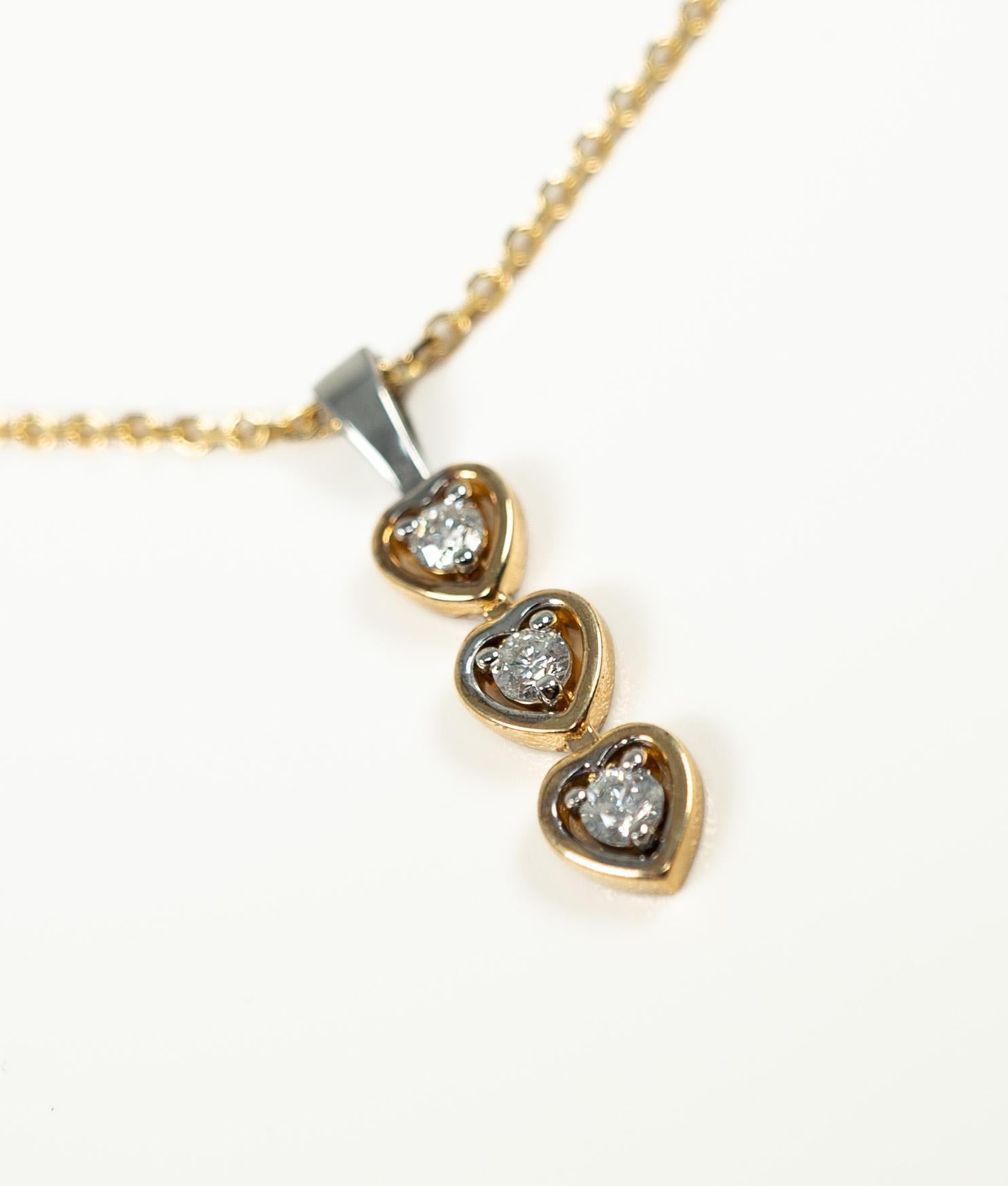 Round Cut Yellow and White Gold Diamond Heart Necklace For Sale
