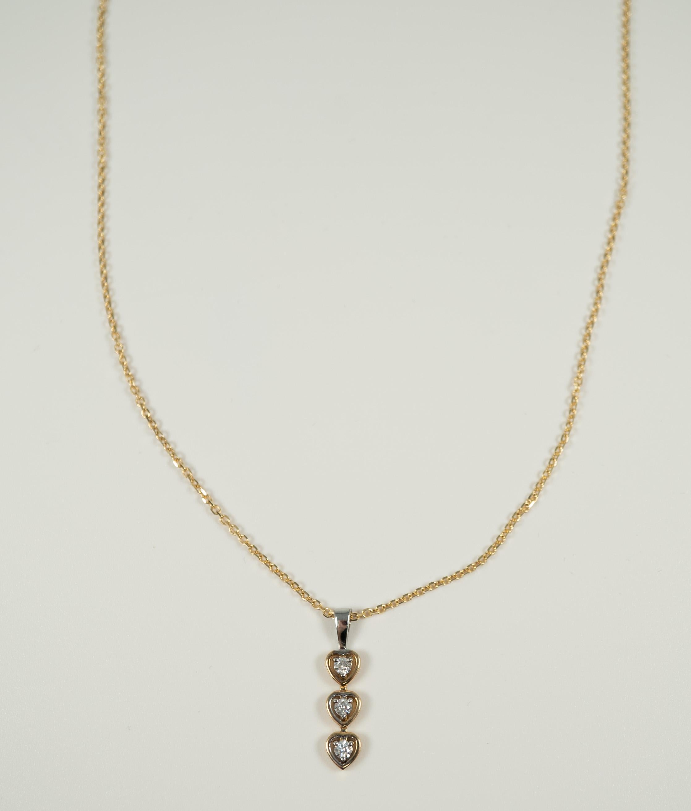 Yellow and White Gold Diamond Heart Necklace In Good Condition For Sale In Dallas, TX