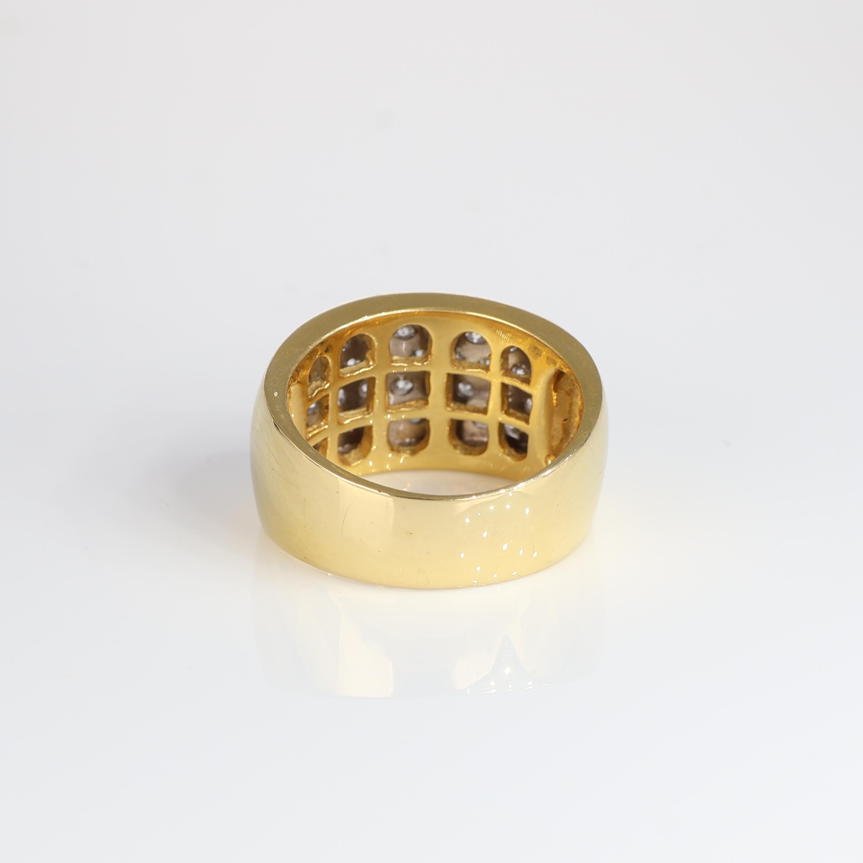 Bague à pavé de diamants en or jaune et blanc, 1,60 carats Unisexe en vente