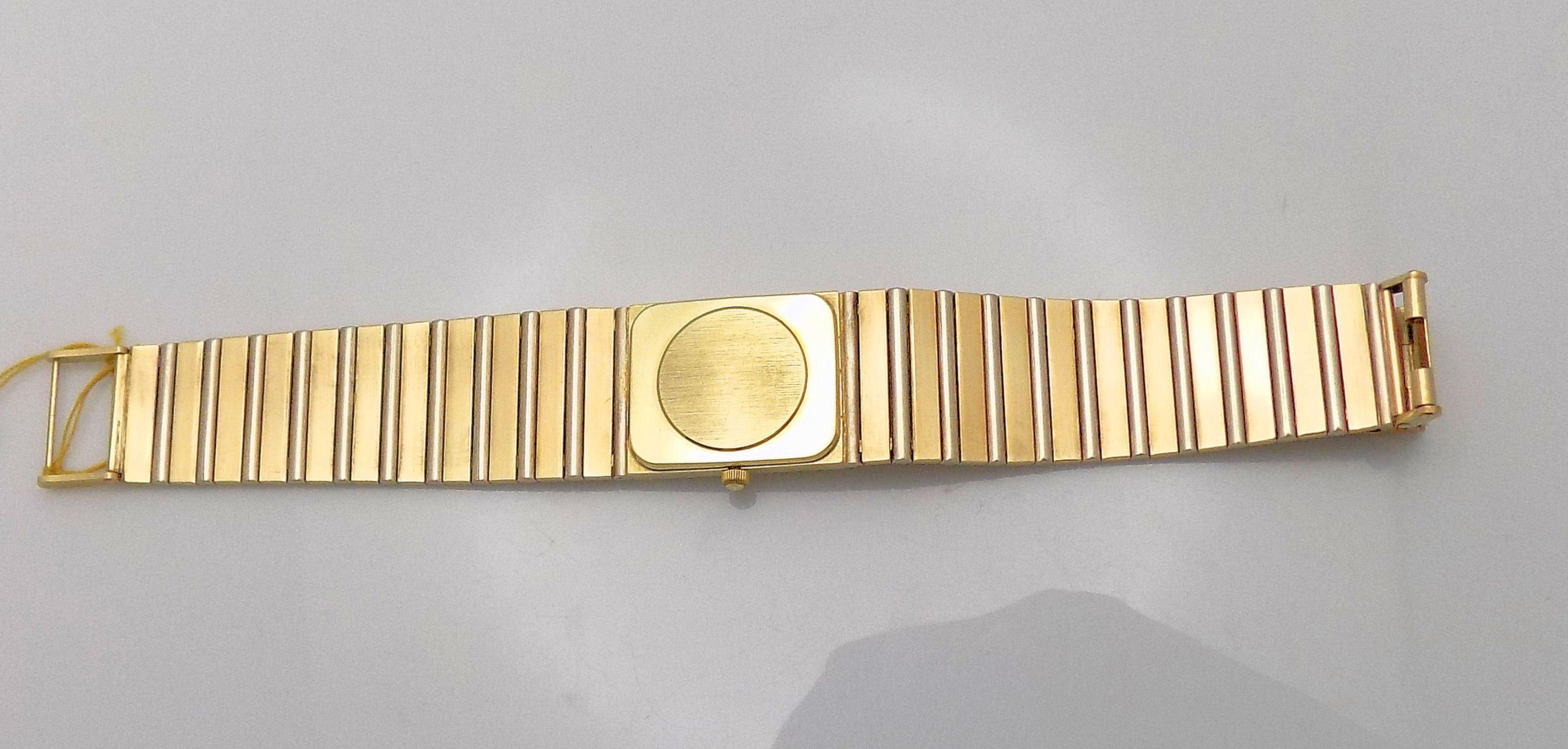 Yellow and White Gold Manual Wristwatch In Good Condition For Sale In Dallas, TX