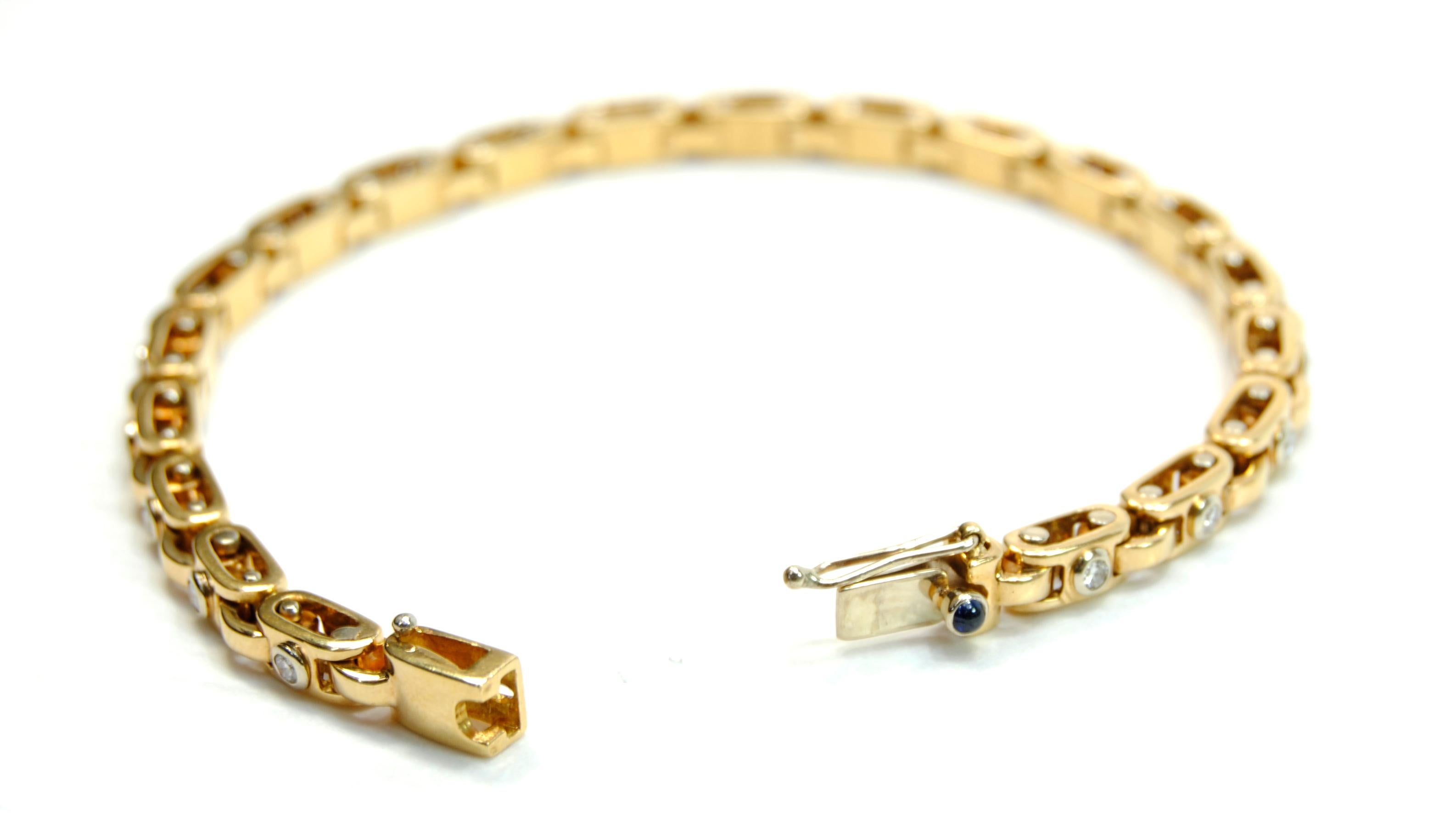 Beautiful handcraft and modern version of a Tennis Bracelet.
24 gr of 18kt gold and 0.60 ct diamonds The history of K Kuore begins in 1996 in Florence. 
Giuliano Giannini, after twenty years of experience in the fashion industry, decided to share