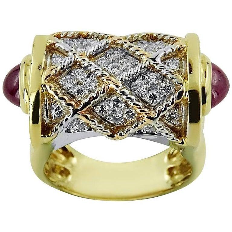 Round Cut Yellow and White Gold with 0.75 ct Diamonds and Cabochon 1.90 ct Rubies Ring For Sale