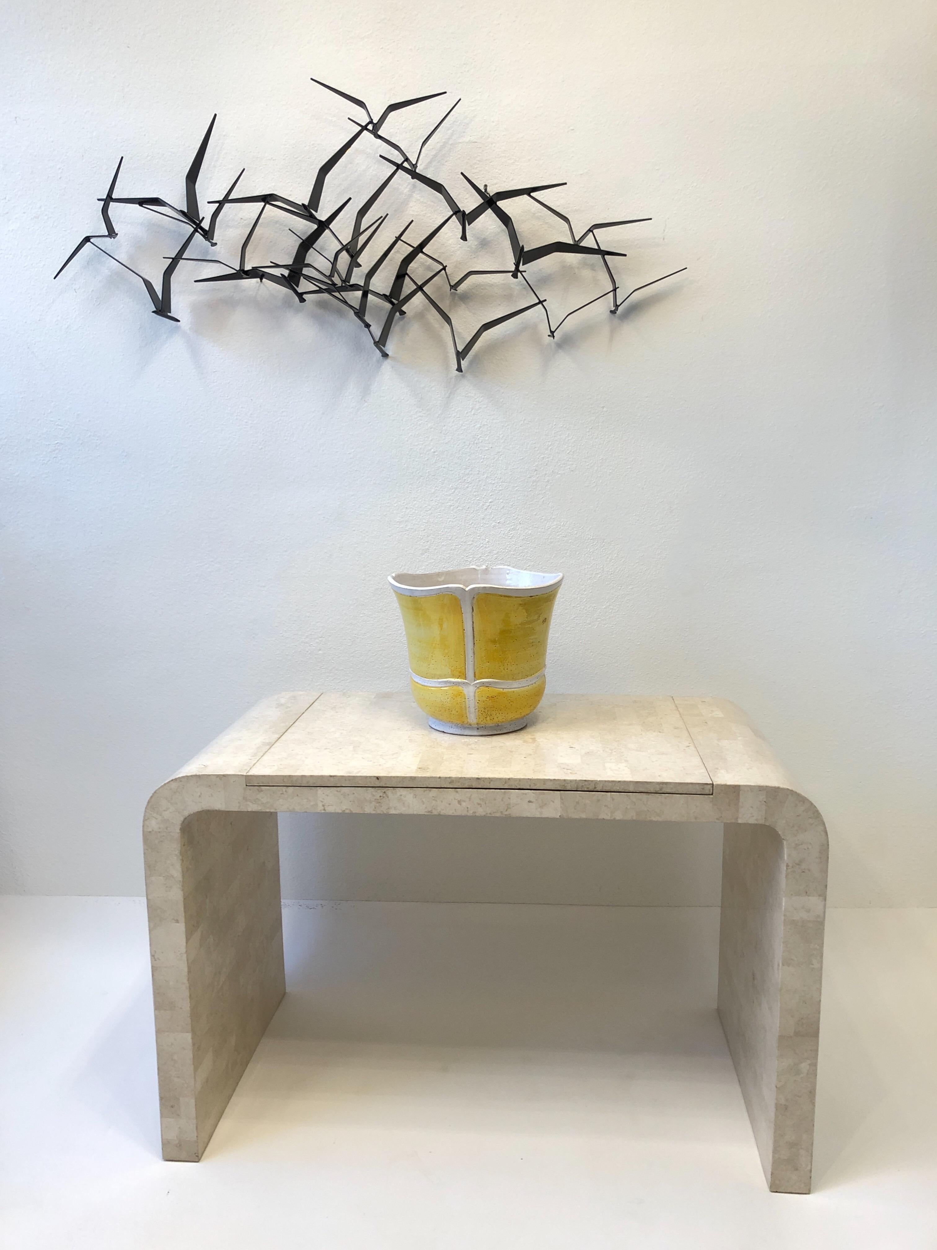 Gelbe und weiße italienische Keramik-Pflanzgefäße  im Zustand „Gut“ im Angebot in Palm Springs, CA