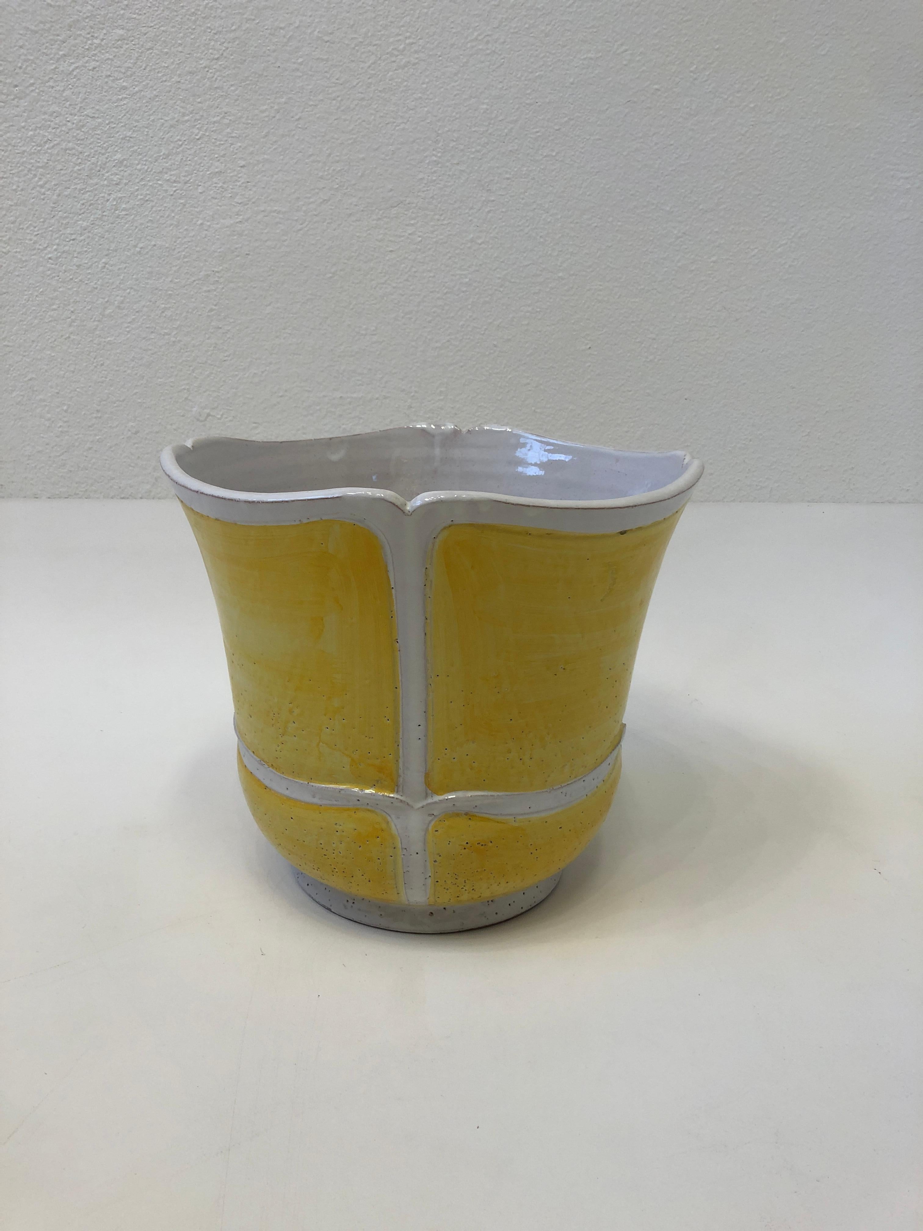 Yellow and White Italian Ceramic Planter  In Good Condition For Sale In Palm Springs, CA