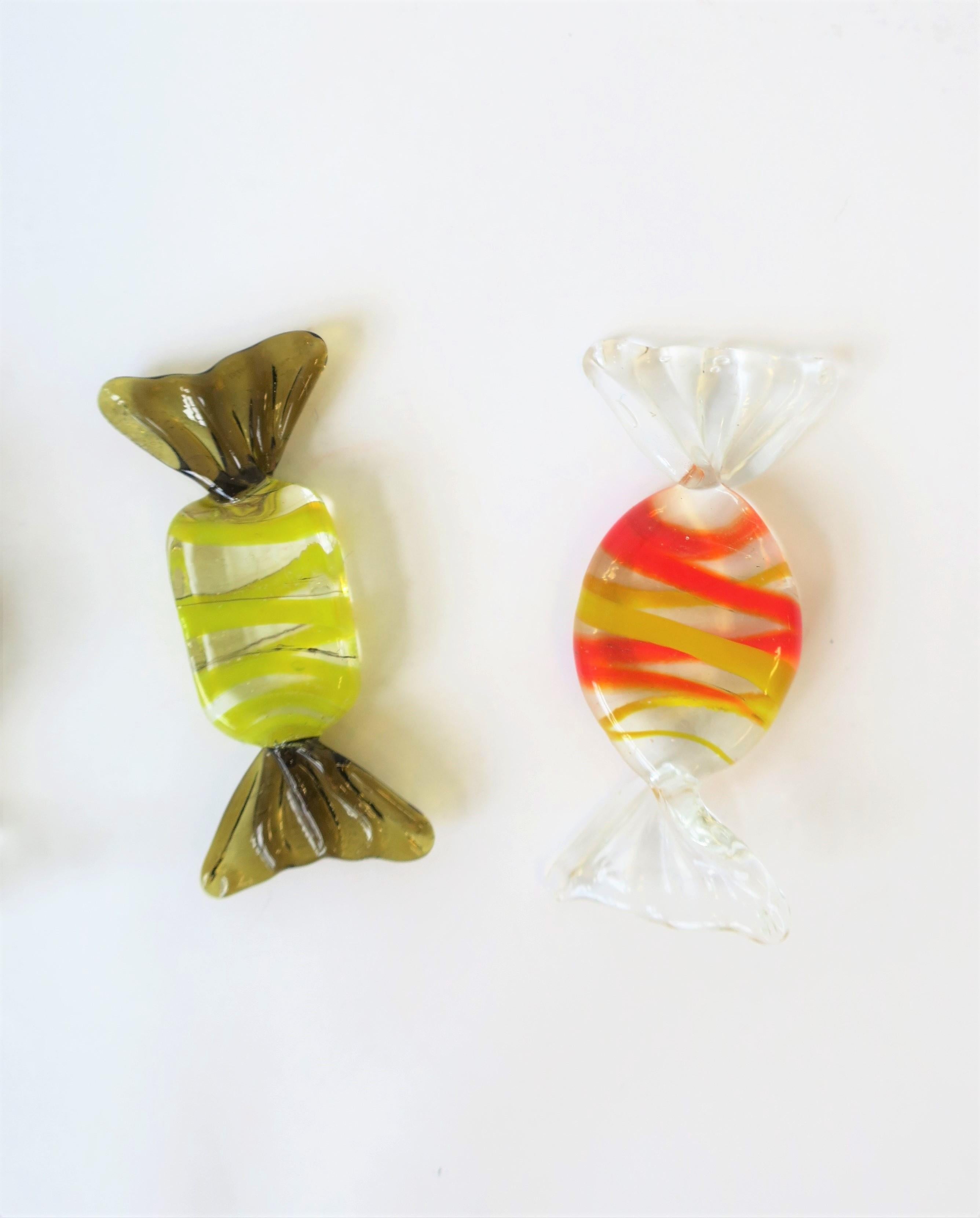 Italian Murano Art Glass Candy Pieces in Yellow and White, Set of 7 4