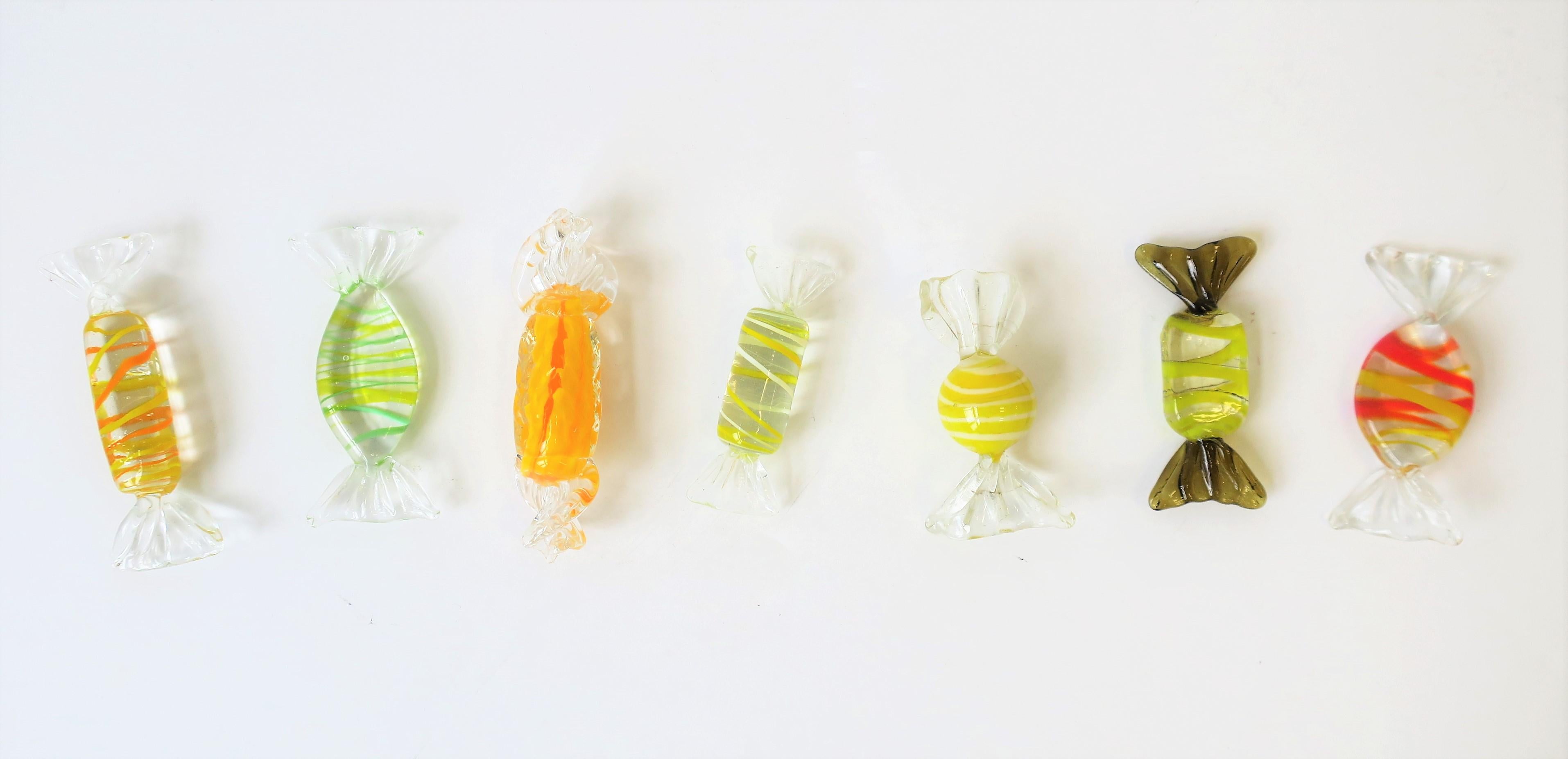 Hand-Crafted Italian Murano Art Glass Candy Pieces in Yellow and White, Set of 7