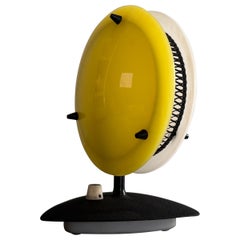 Coppia di lampade da tavolo doppie laterali in plexiglass giallo e bianco, anni '60, Germania