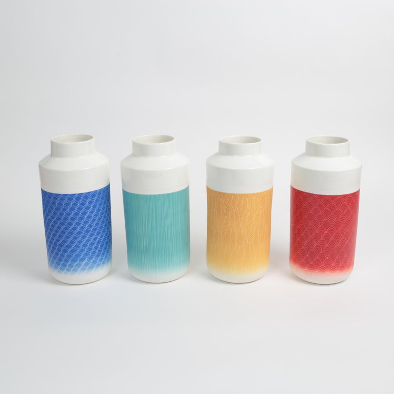 Yellow and White Porcelain Vase with Lid For Sale at 1stDibs