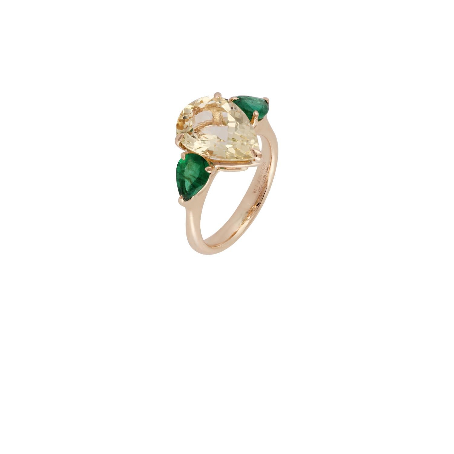 Contemporary Yellow Aquamarine and Emerald Ring in 18 Karat Yellow Gold