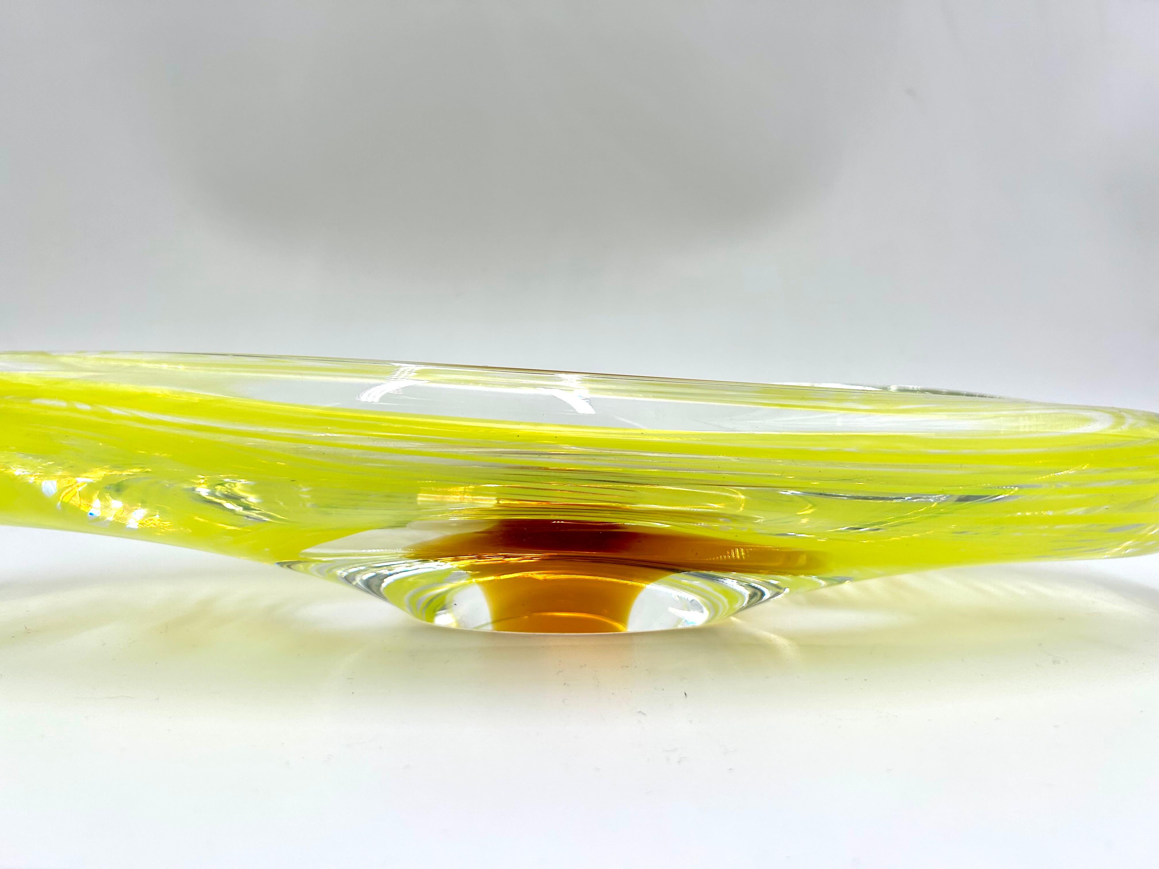 Ensemble en verre d'art jaune, conçu par Ivo Rozsypal, Crystalex, Tchécoslovaquie, années 1960 en vente 4