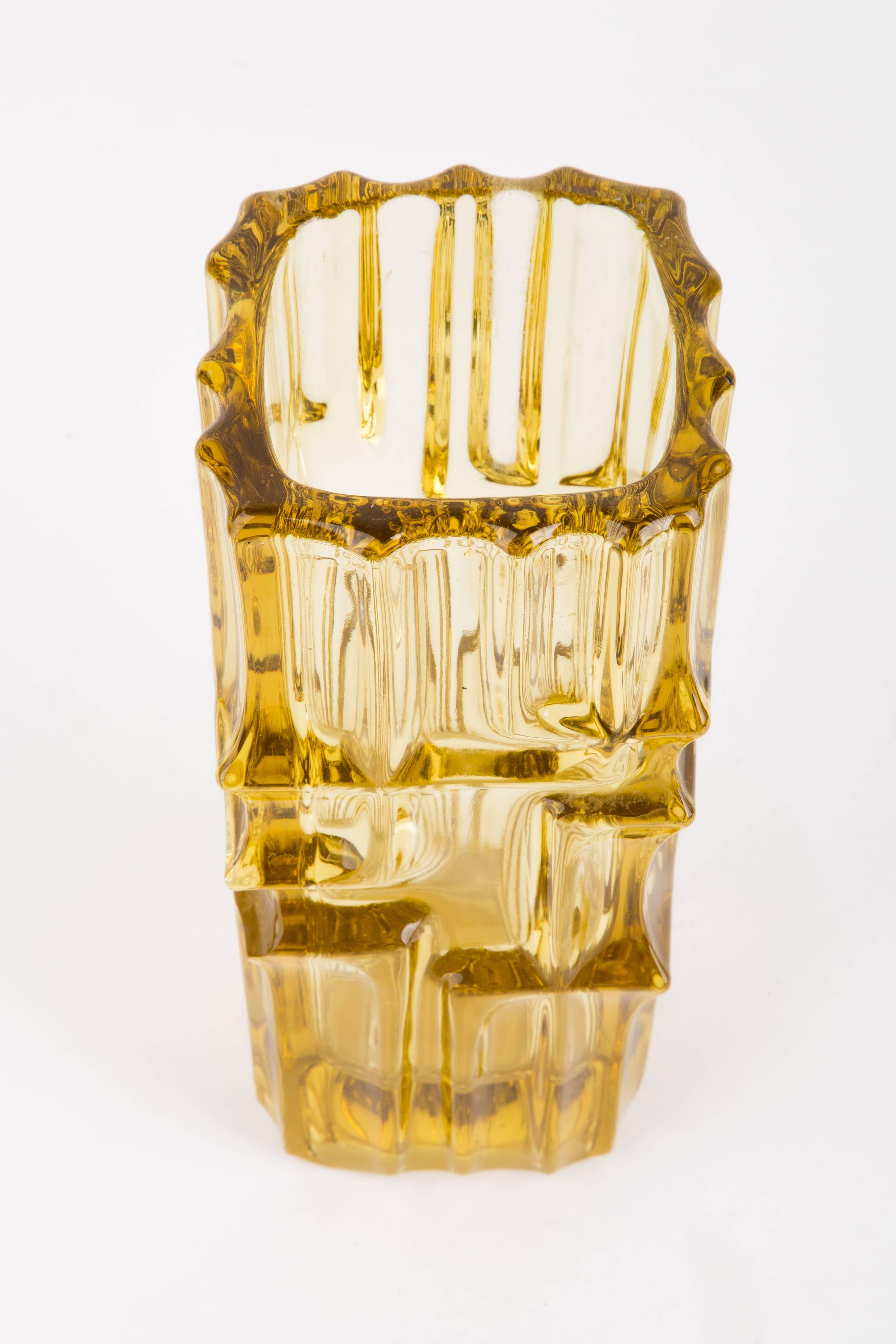 Yellow Artistic Vase, 20th Century, Europe, 1960s In Excellent Condition For Sale In 05-080 Hornowek, PL