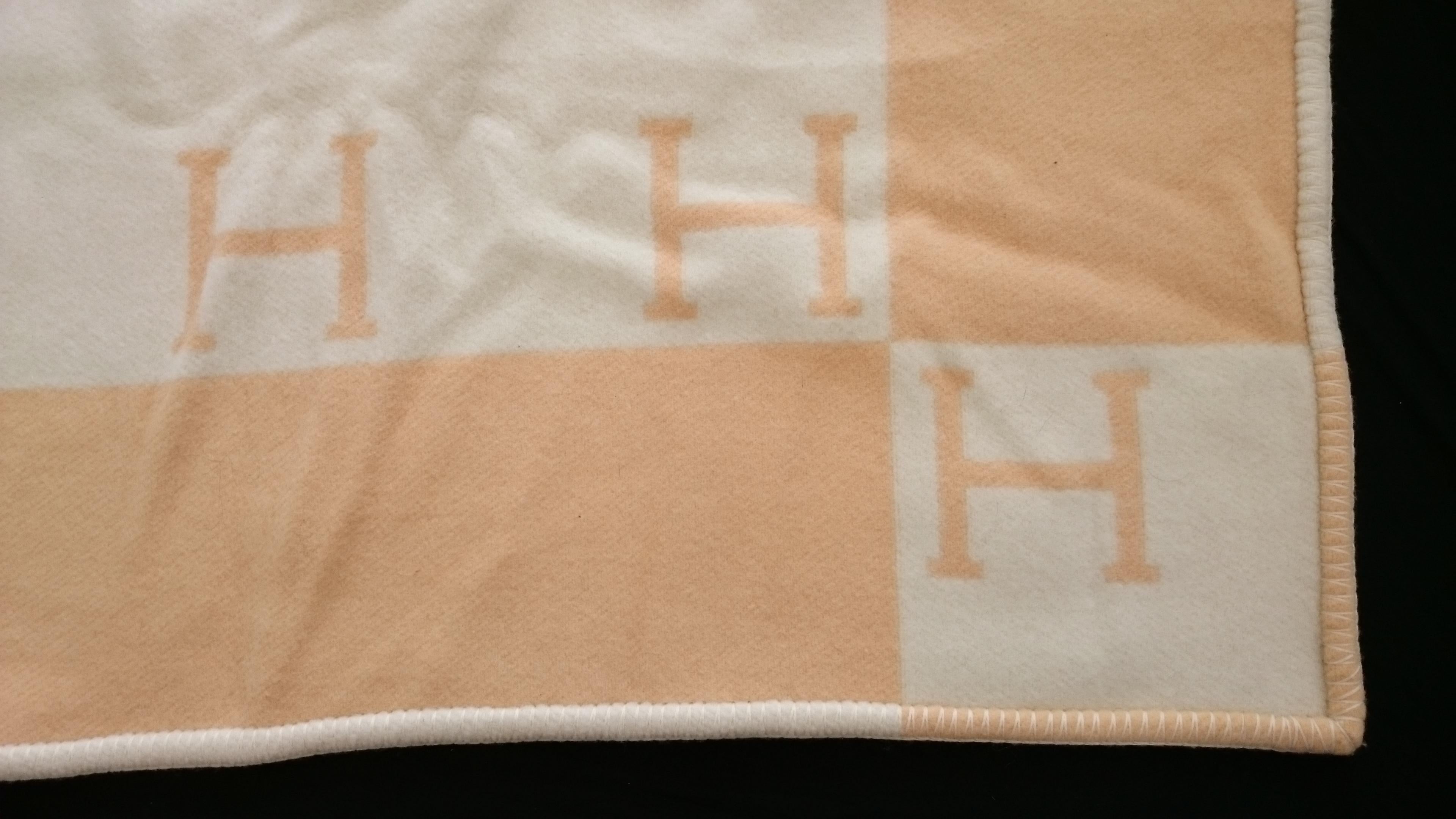 Beige Yellow Avalon Wool & Cashmere Hermès Blanket - 105 x 136 cm (41.3 x 53.5 Inches)