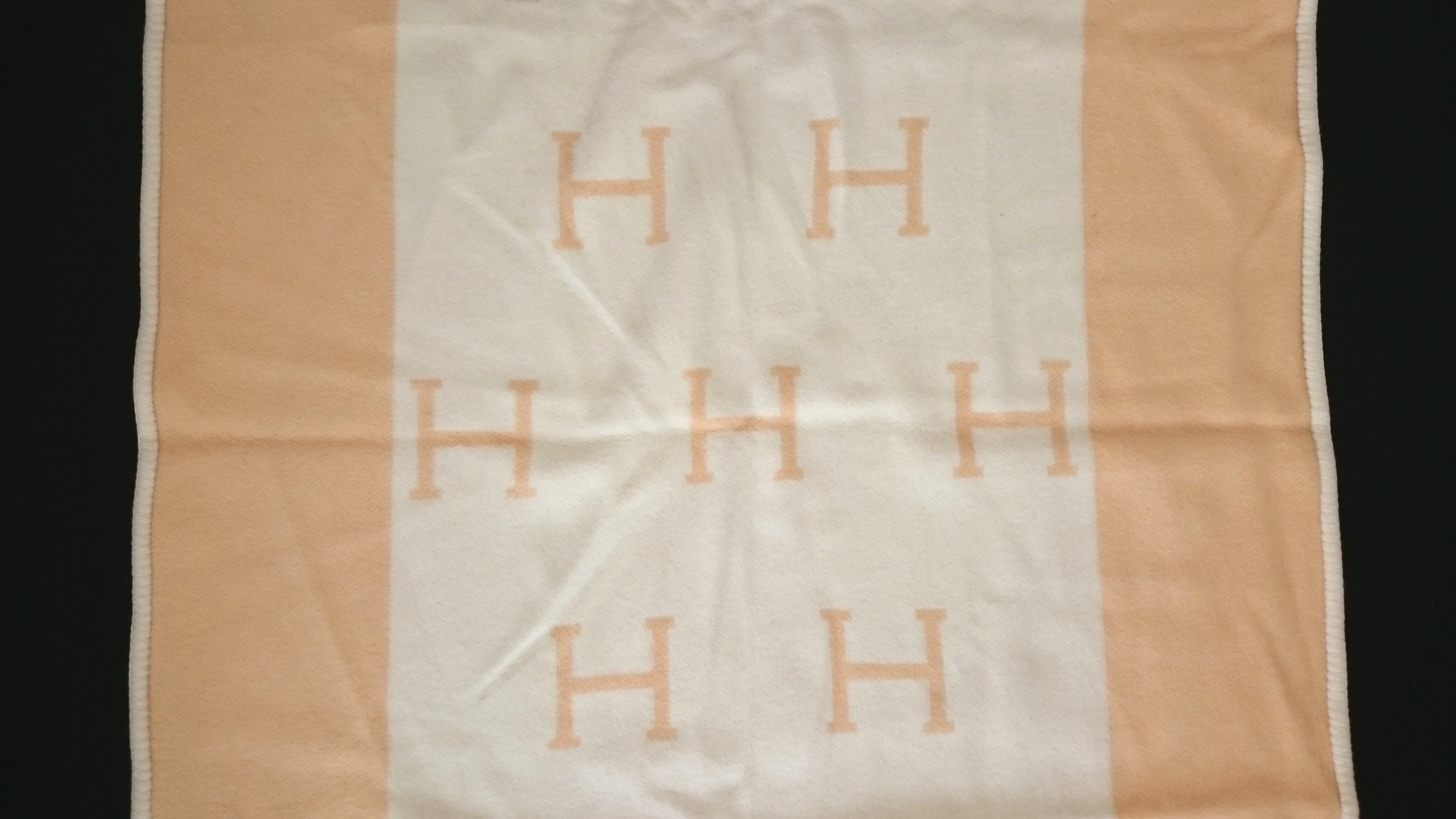 Yellow Avalon Wool & Cashmere Hermès Blanket - 105 x 136 cm (41.3 x 53.5 Inches) In New Condition In Somo (Santander), ES