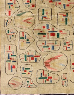 Gelber türkischer Vintage-Teppich mit geometrischem Hintergrund, Mid-Century Modern, Gelb