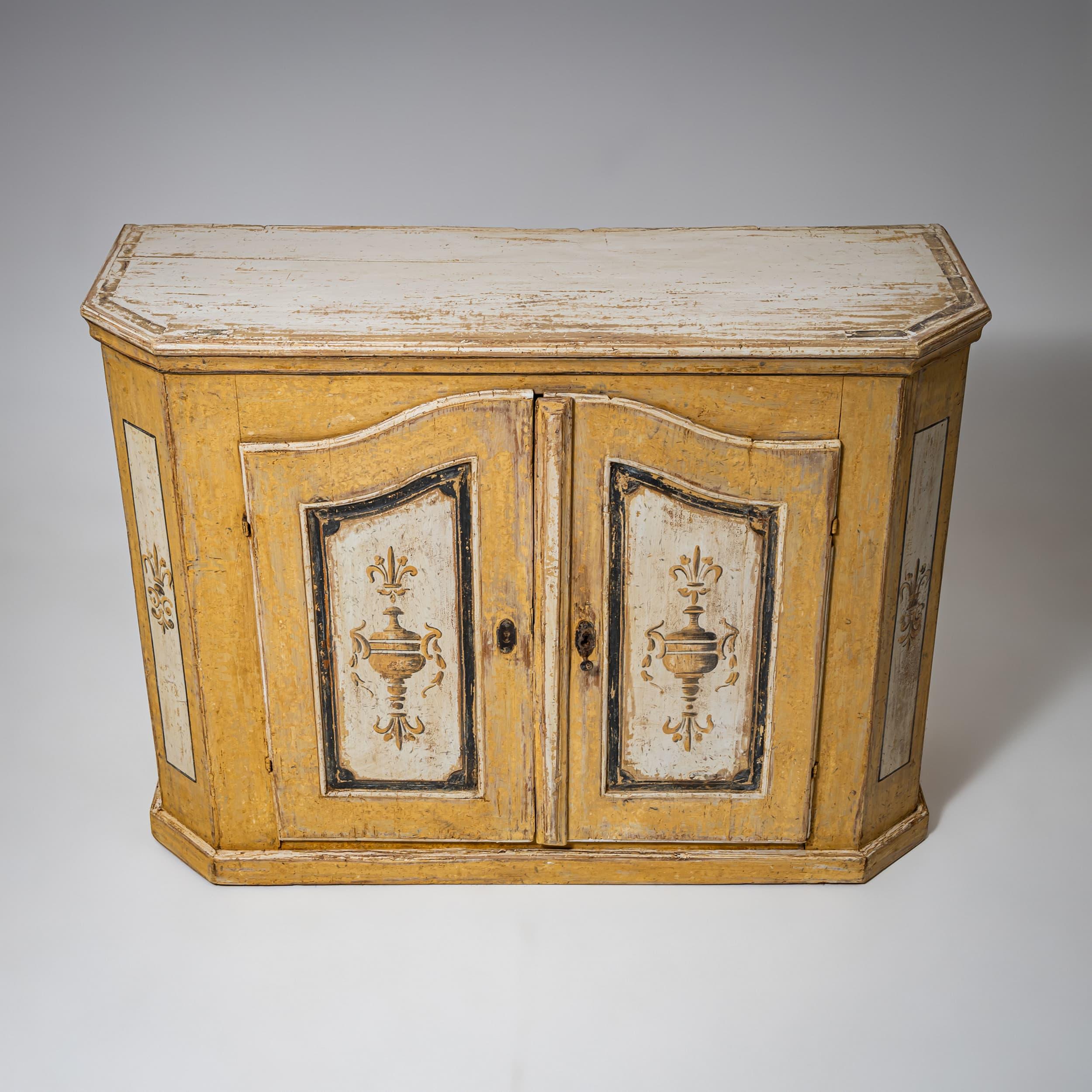 Buffet baroque jaune, 18ème siècle en vente 1