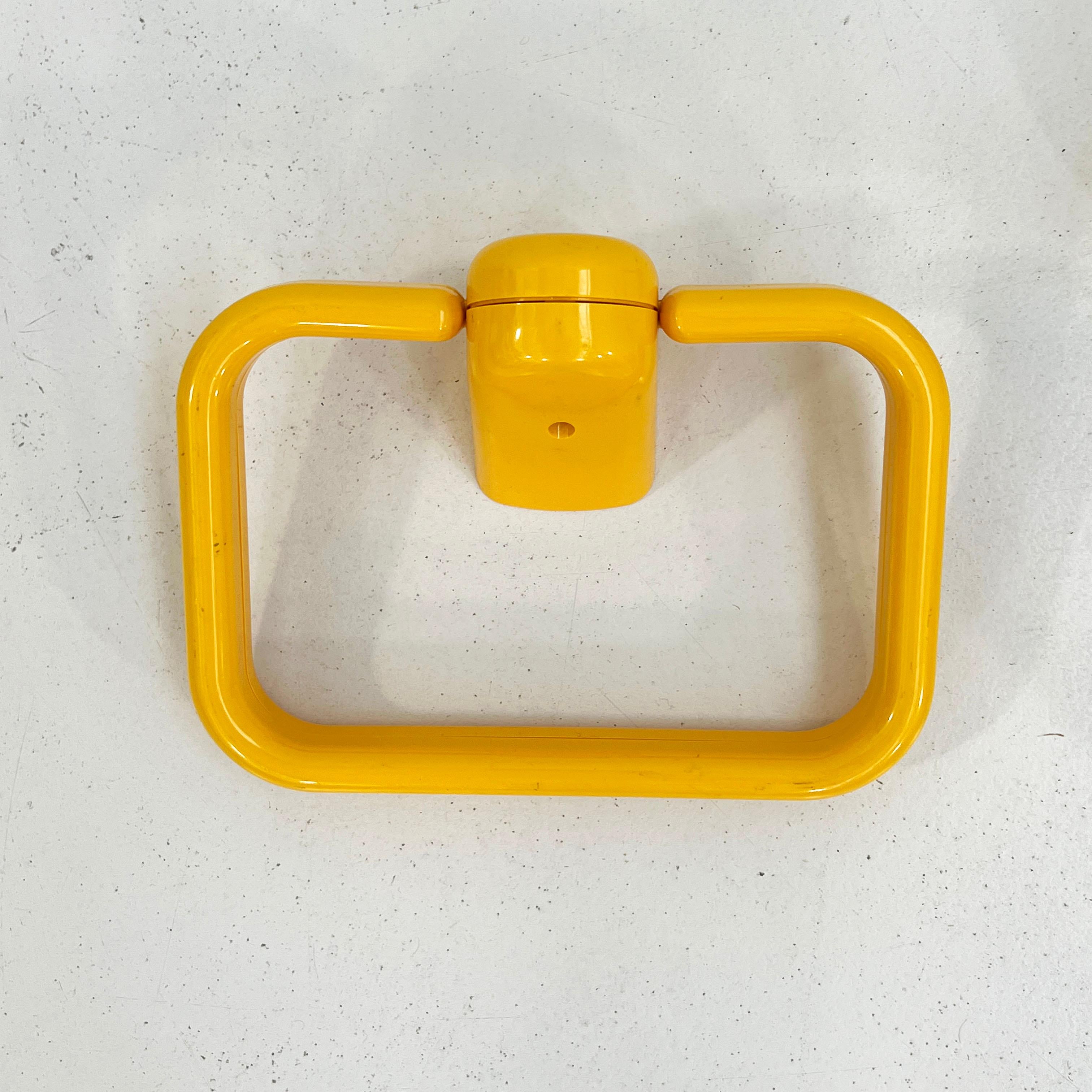 Ensemble de salle de bains jaune de Makio Hasuike pour Gedy, 1970 Bon état à Ixelles, Bruxelles