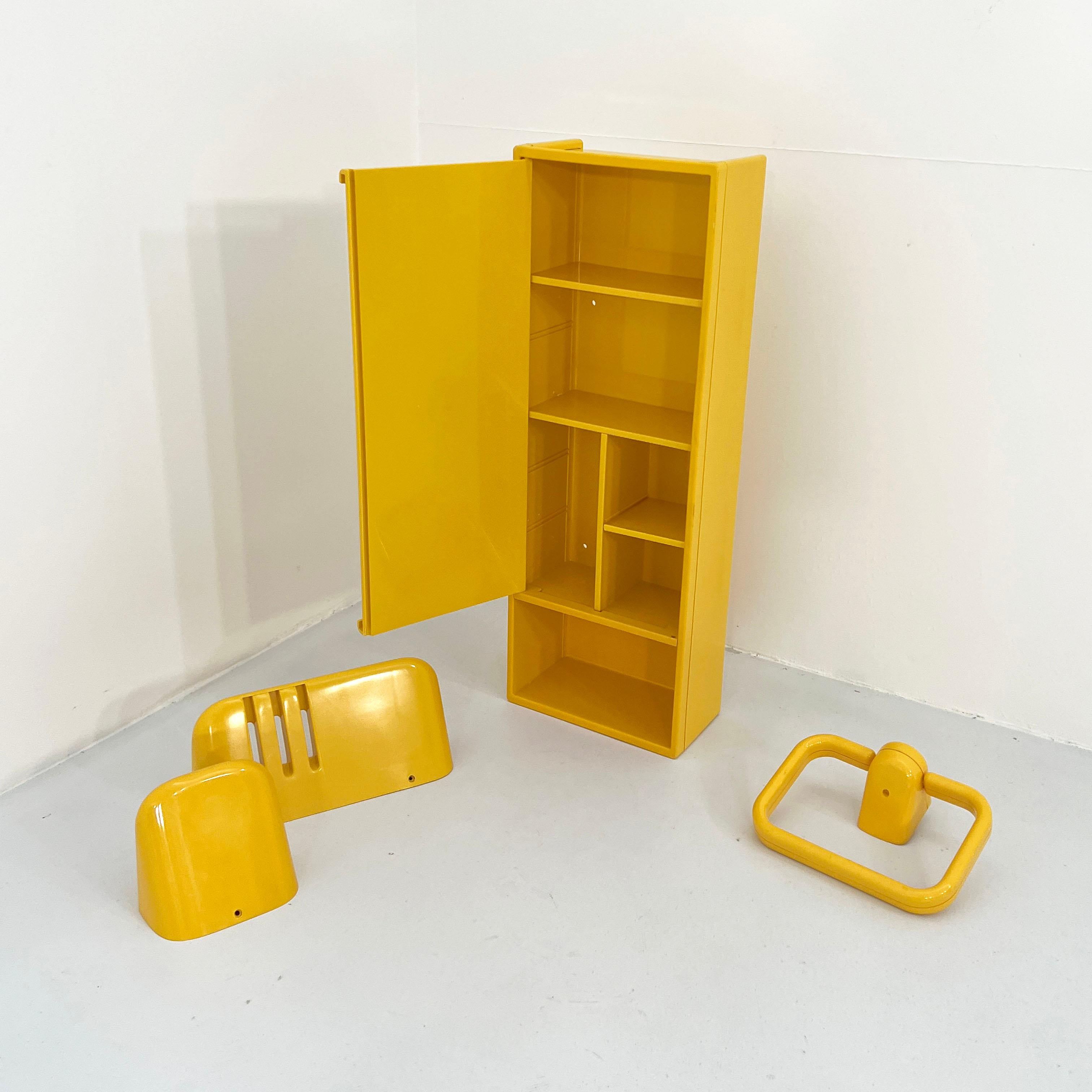 Mid-Century Modern Yellow Bathroom Set with Medicine Cabinet by Olaf Von Bohr for Gedy, 1970s